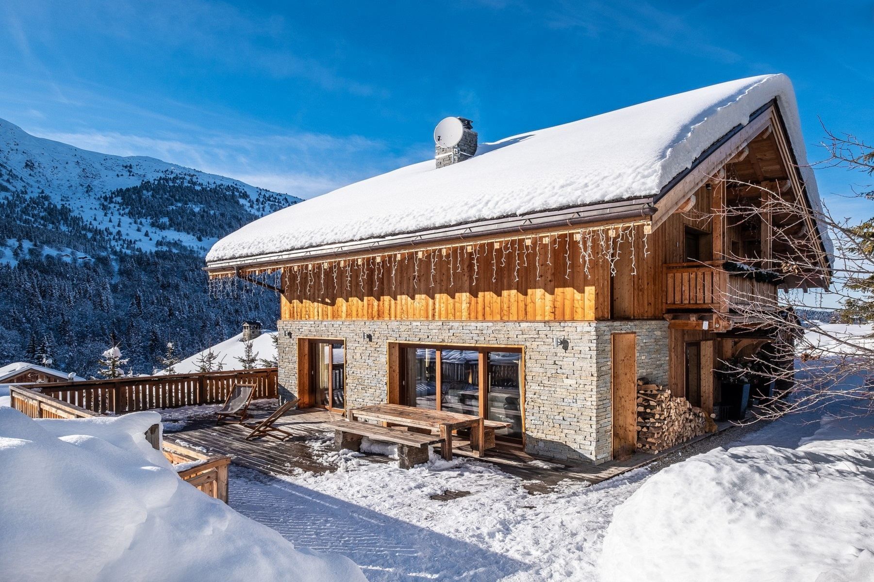 chalet de luxe 10 Pièces en location saisonnière sur MERIBEL LES ALLUES (73550)