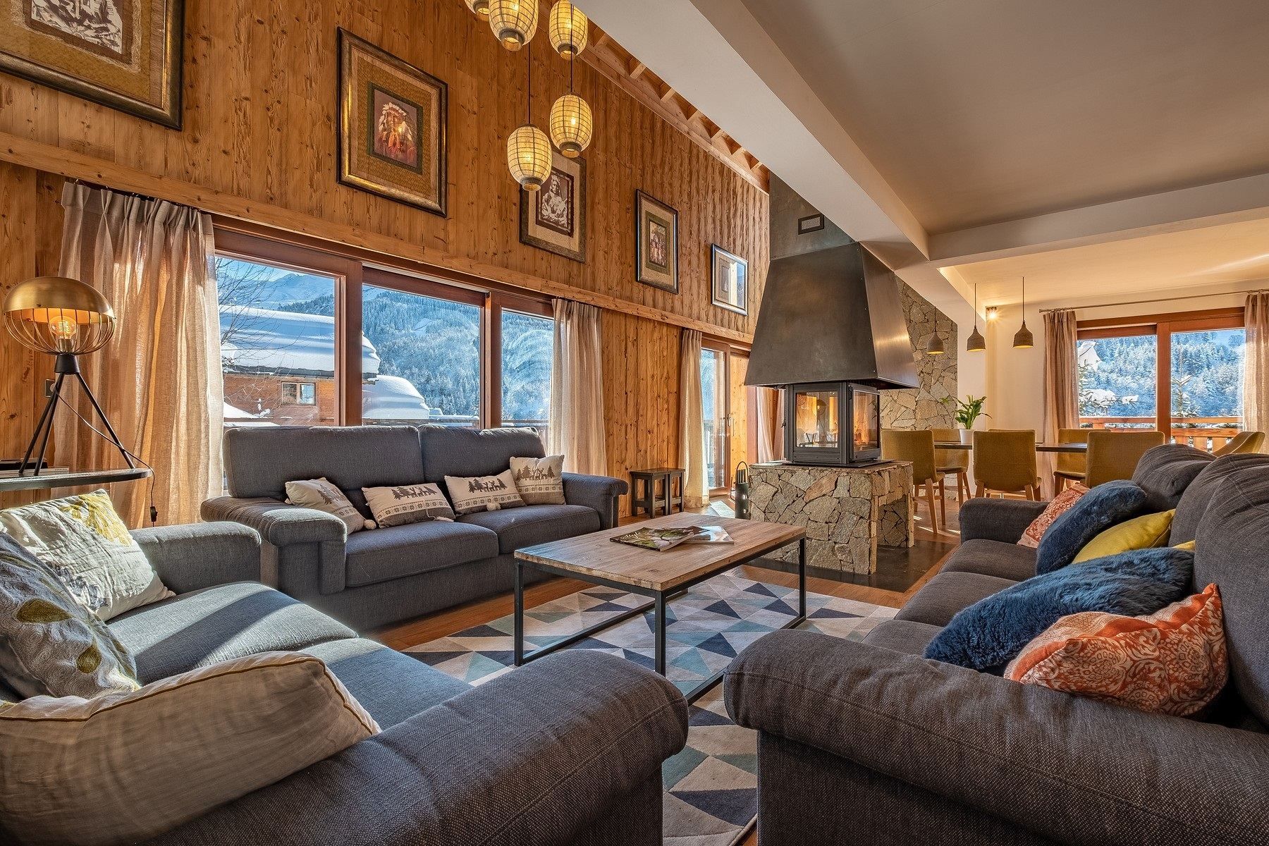 chalet de luxe 10 Pièces en location saisonnière sur MERIBEL LES ALLUES (73550)
