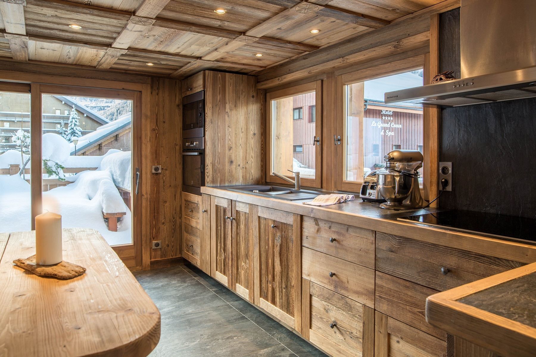 luxury chalet 15 Rooms for seasonal rent on MERIBEL LES ALLUES (73550)