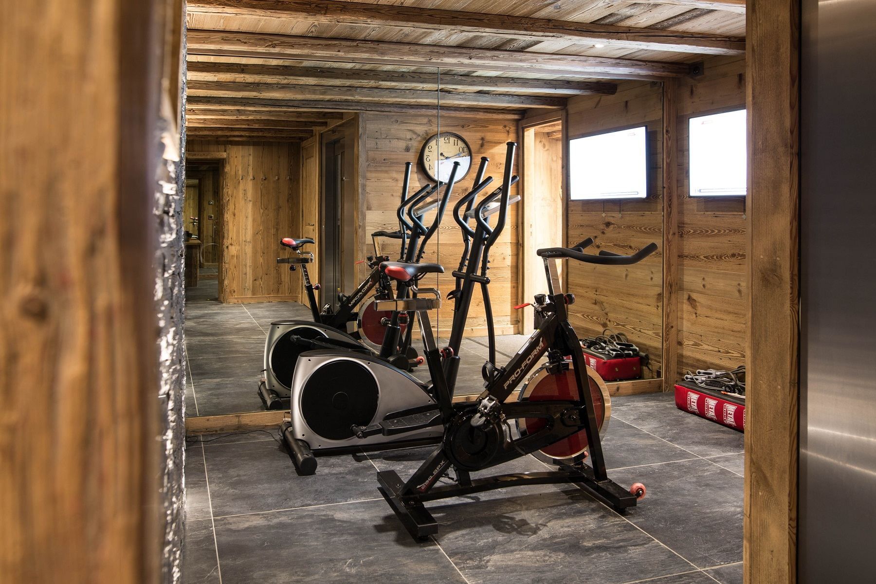 luxury chalet 15 Rooms for seasonal rent on MERIBEL LES ALLUES (73550)