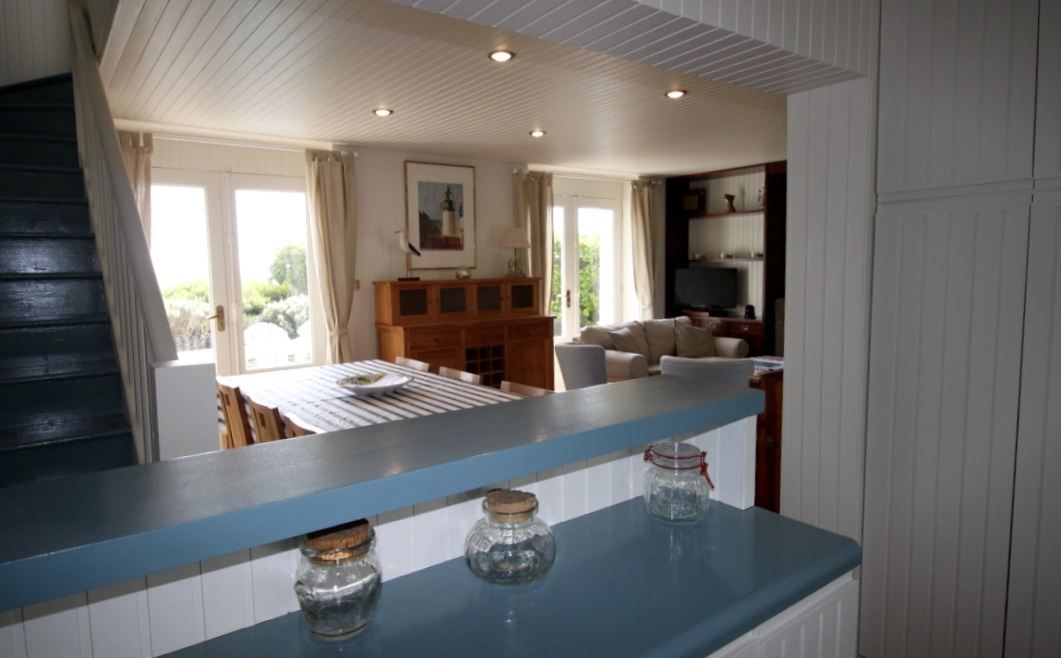 luxury house 6 Rooms for seasonal rent on LOCTUDY (29750)