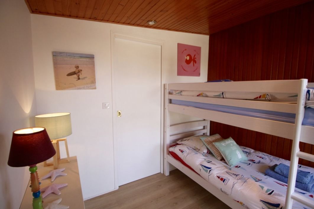 luxury house 6 Rooms for seasonal rent on LOCTUDY (29750)
