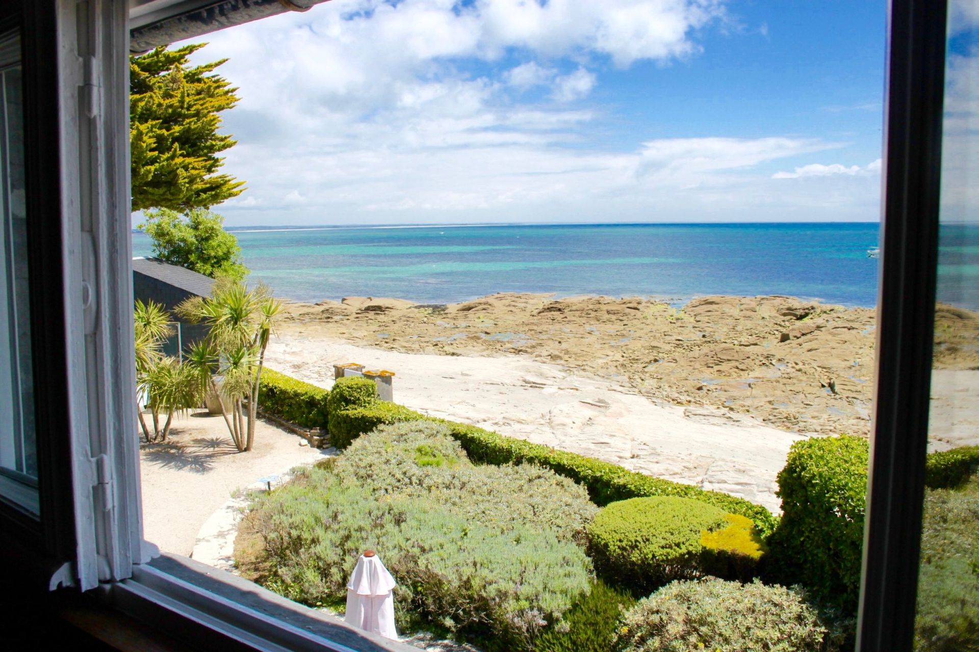 luxury house 6 Rooms for seasonal rent on LOCTUDY (29750)