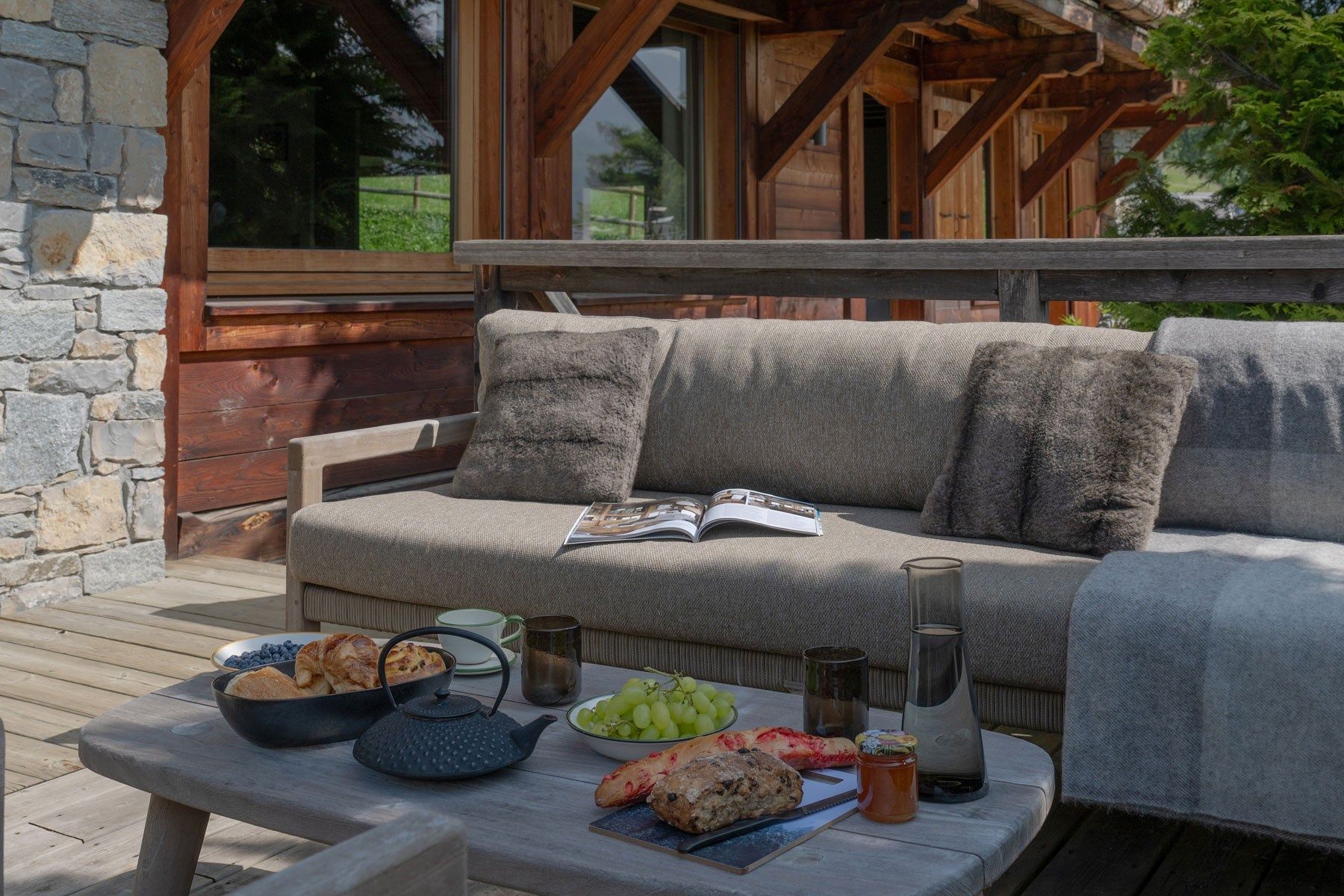 luxury chalet 12 Rooms for seasonal rent on MEGEVE (74120)