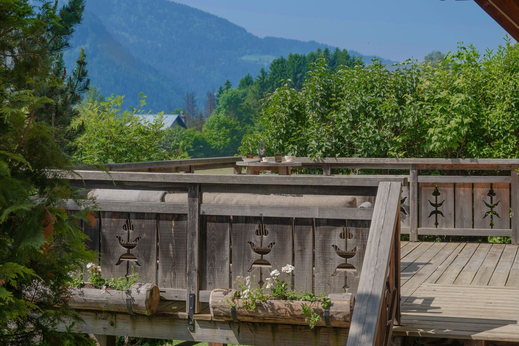 luxury chalet 12 Rooms for seasonal rent on MEGEVE (74120)