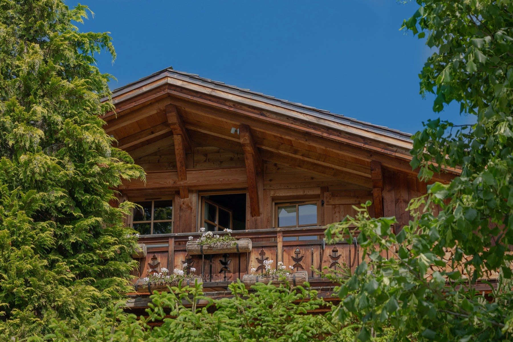 luxury chalet 12 Rooms for seasonal rent on MEGEVE (74120)