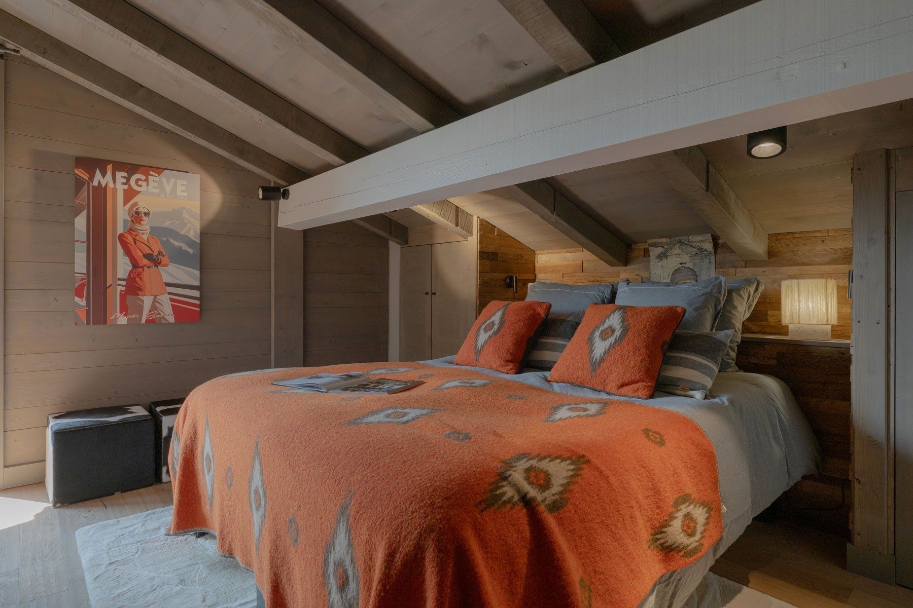 luxury chalet 12 Rooms for seasonal rent on MEGEVE (74120)