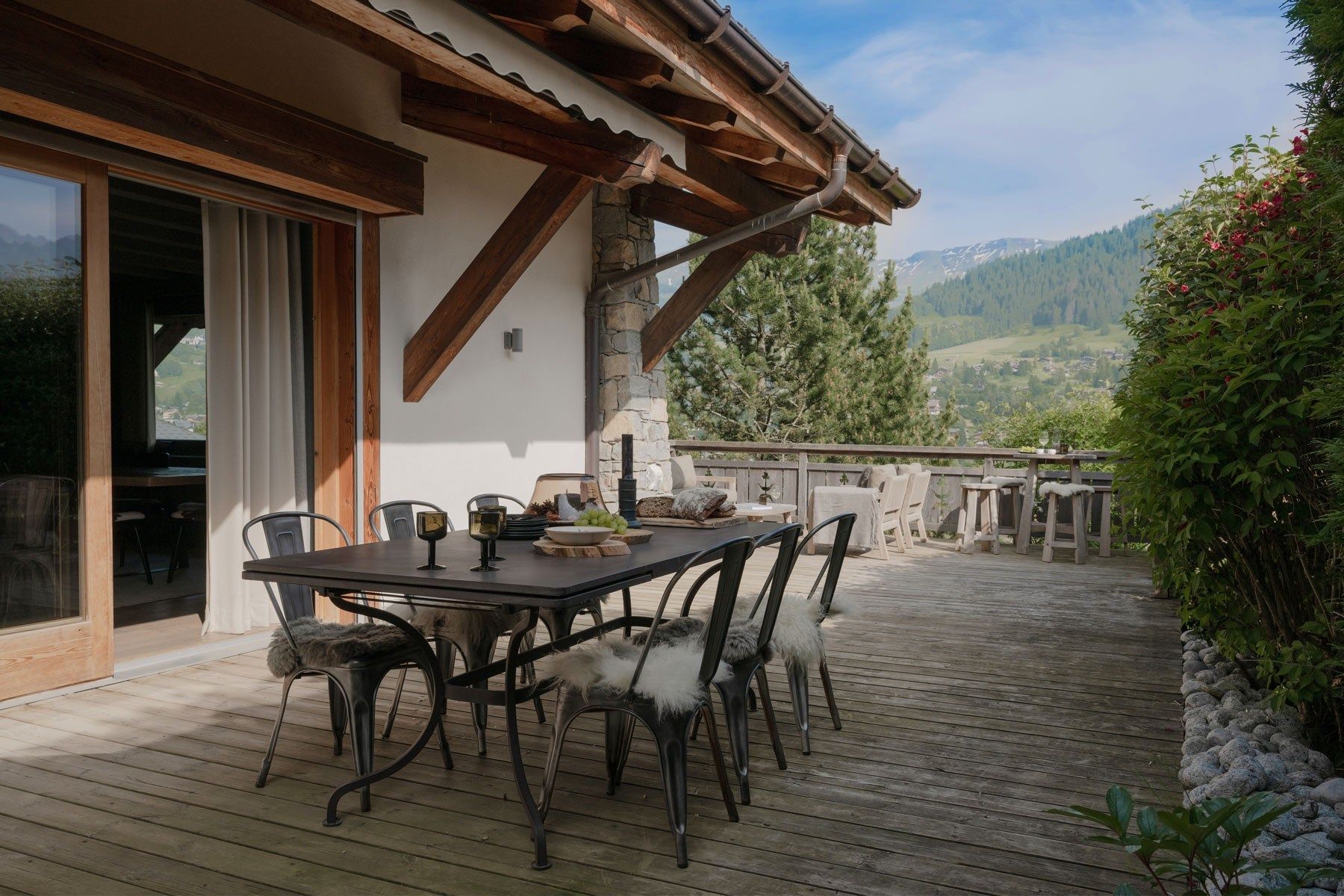 luxury chalet 12 Rooms for seasonal rent on MEGEVE (74120)