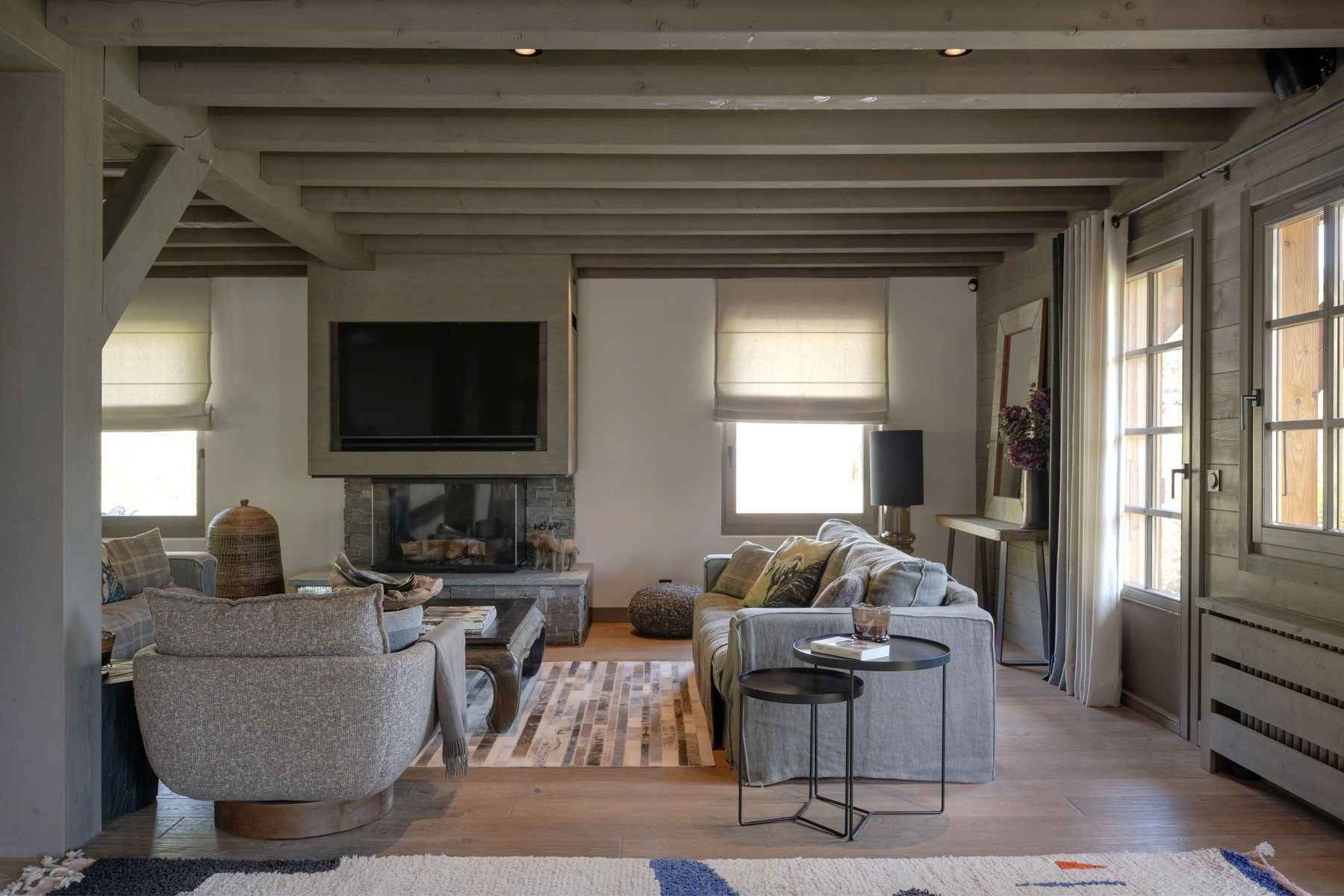 luxury chalet 12 Rooms for seasonal rent on MEGEVE (74120)