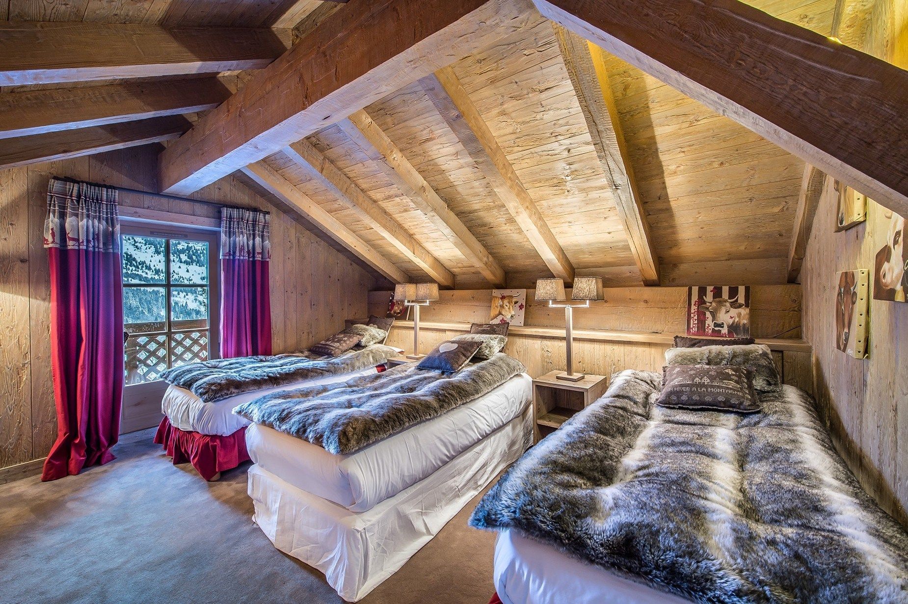 luxury chalet 10 Rooms for seasonal rent on MERIBEL LES ALLUES (73550)