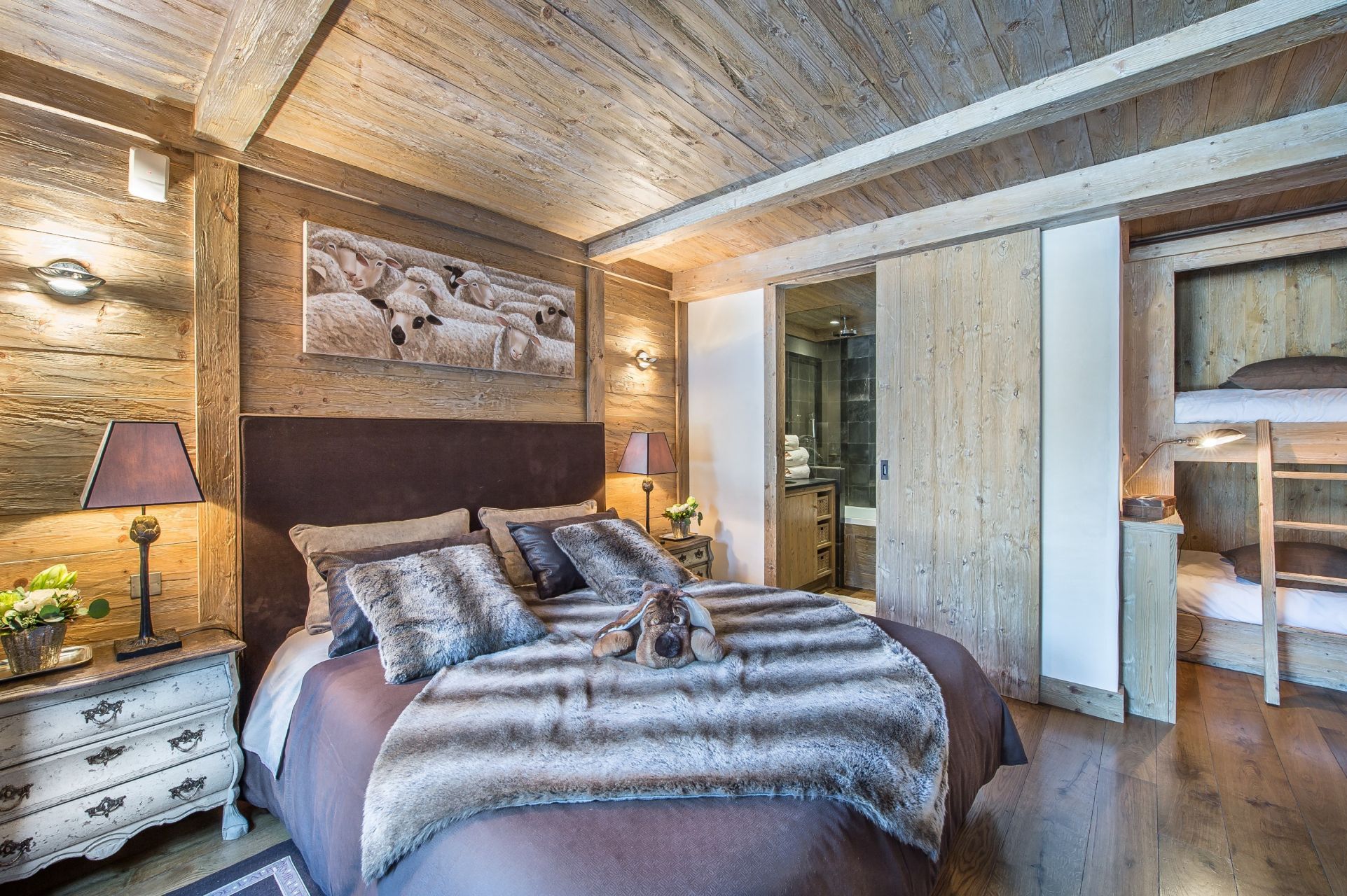 luxury chalet 10 Rooms for seasonal rent on MERIBEL LES ALLUES (73550)