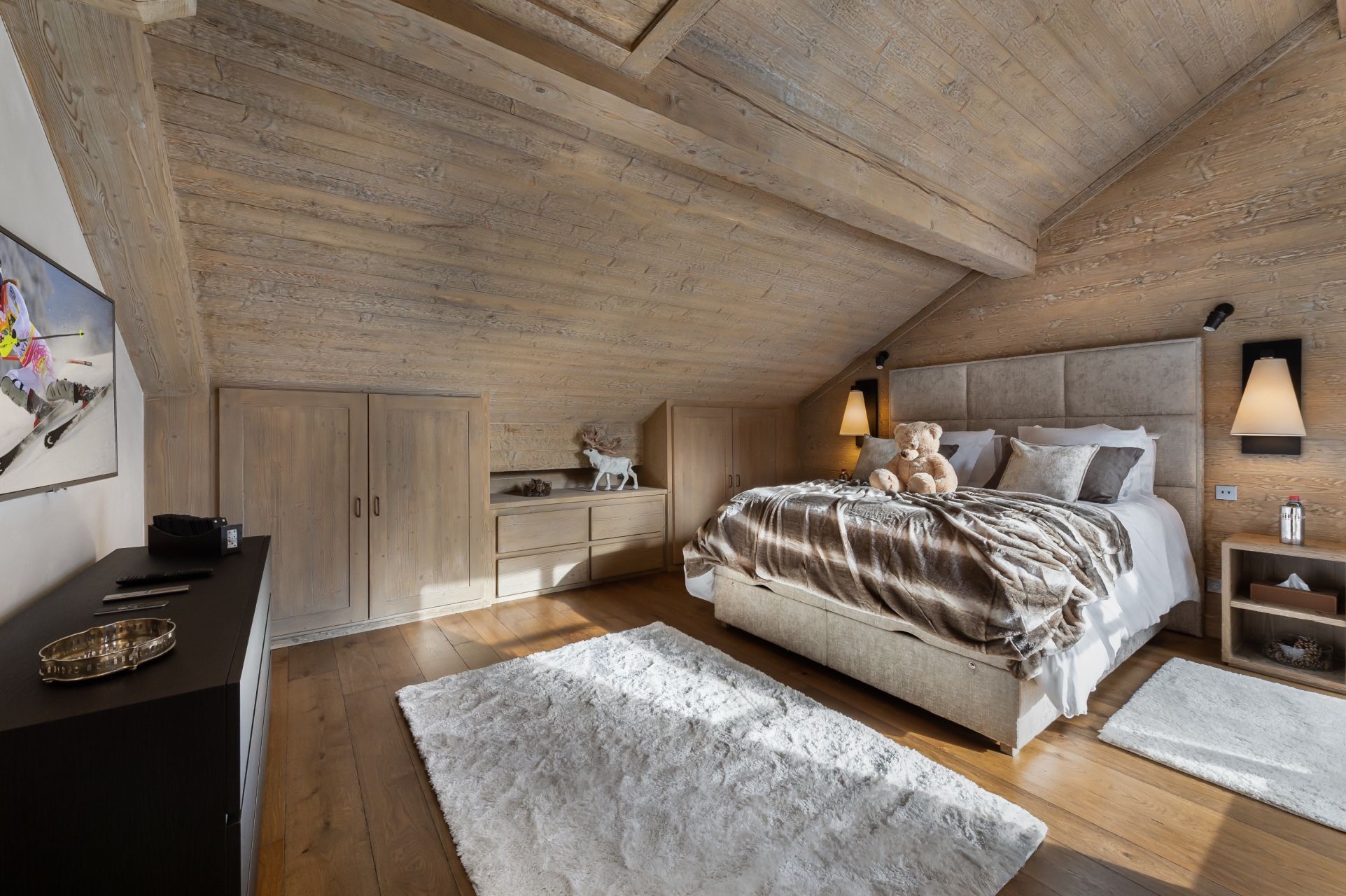 luxury chalet 10 Rooms for seasonal rent on MERIBEL LES ALLUES (73550)