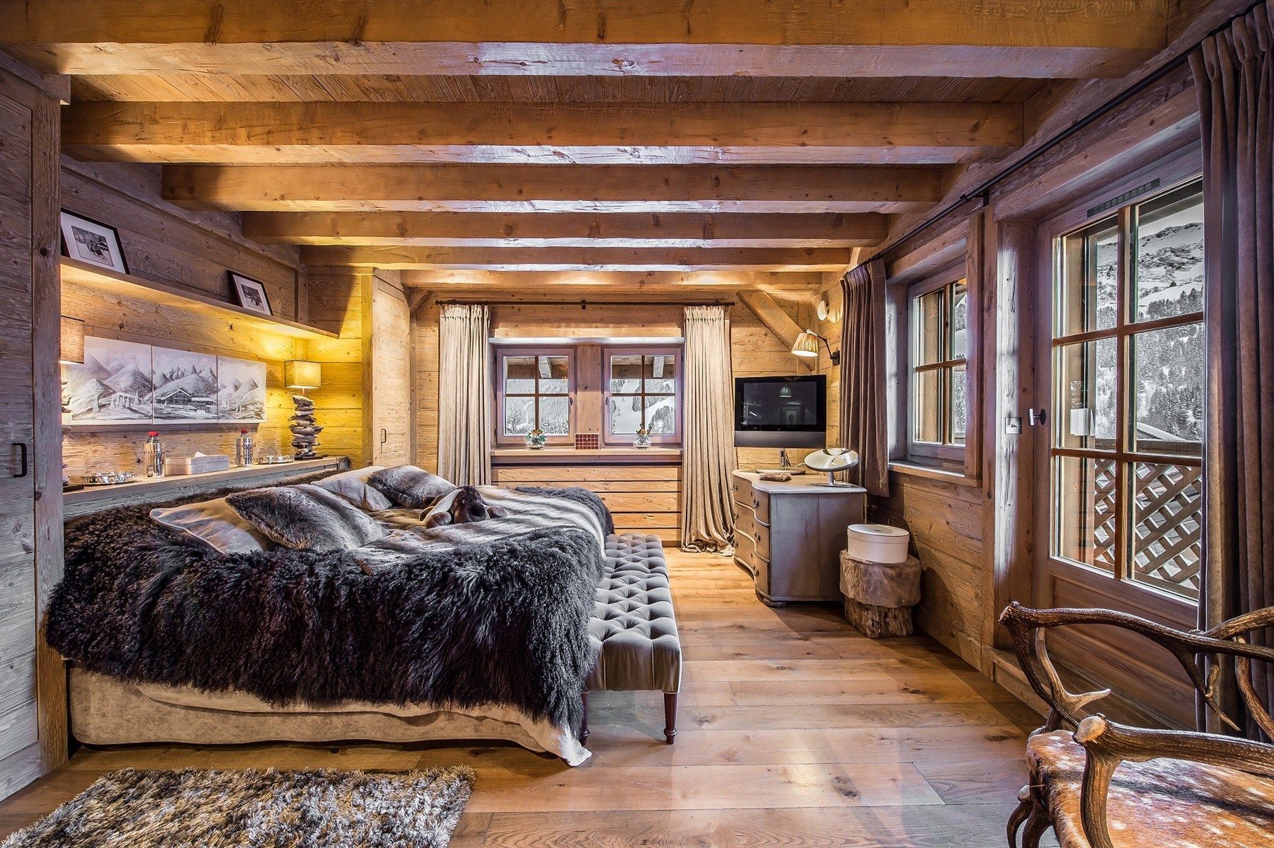 luxury chalet 10 Rooms for seasonal rent on MERIBEL LES ALLUES (73550)