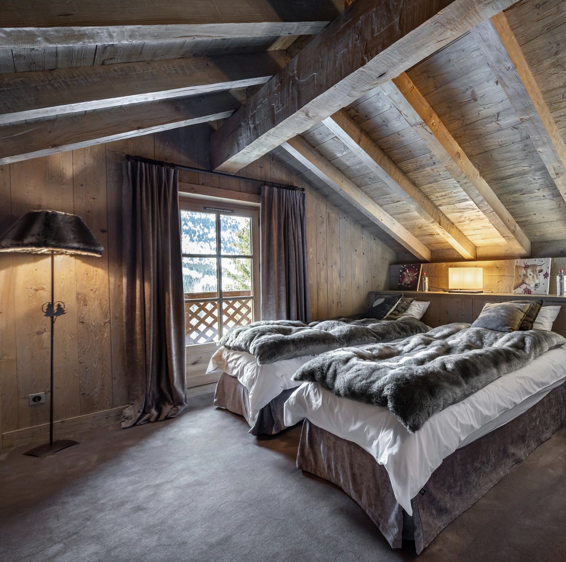 luxury chalet 10 Rooms for seasonal rent on MERIBEL LES ALLUES (73550)
