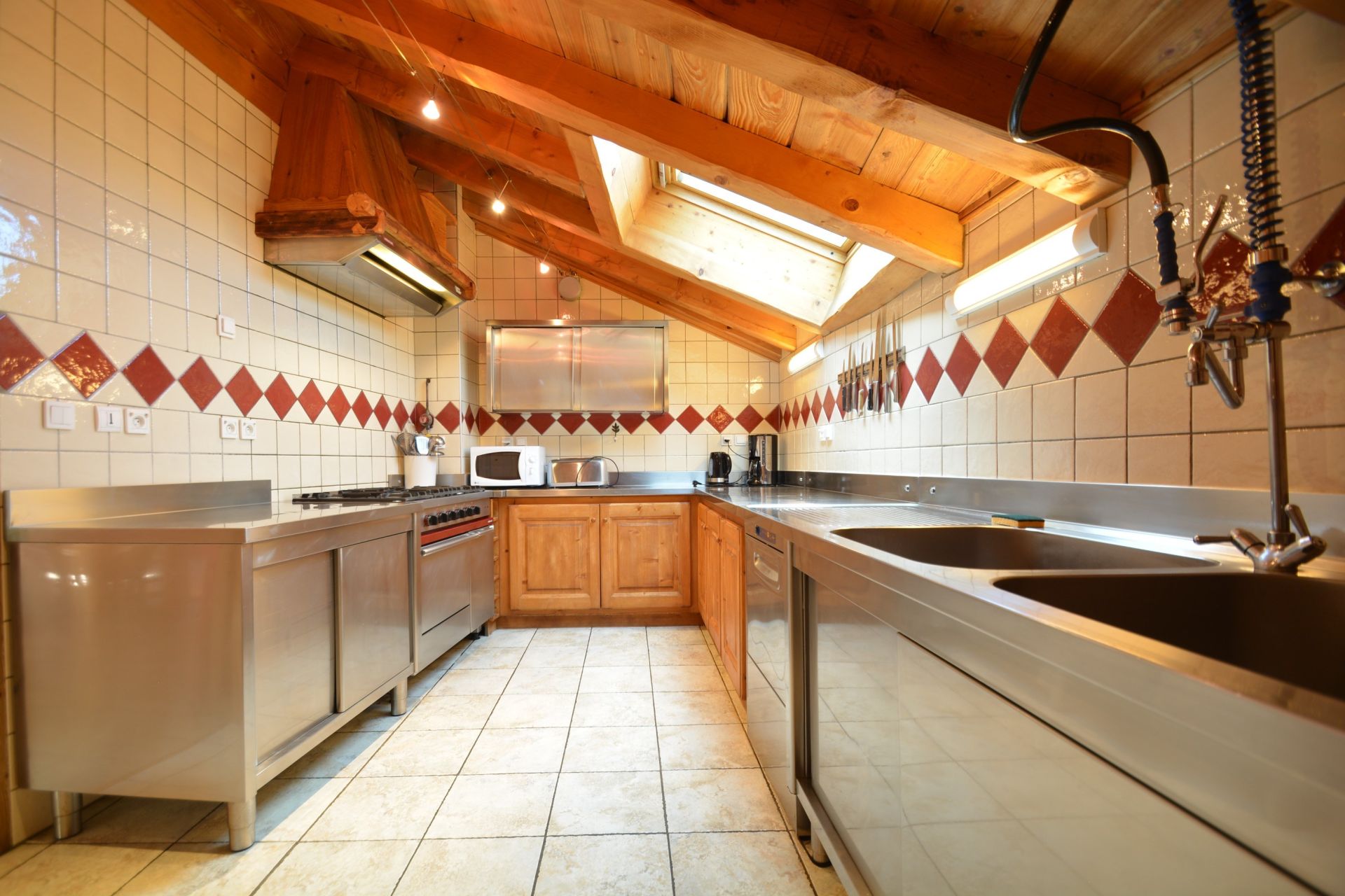 luxury chalet 7 Rooms for seasonal rent on MERIBEL LES ALLUES (73550)