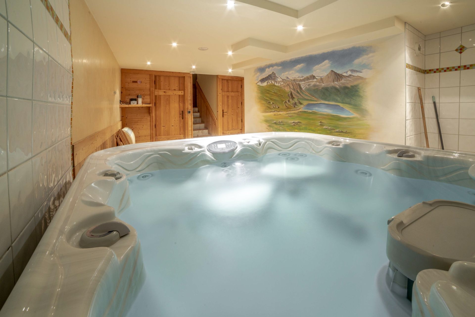 luxury chalet 7 Rooms for seasonal rent on MERIBEL LES ALLUES (73550)