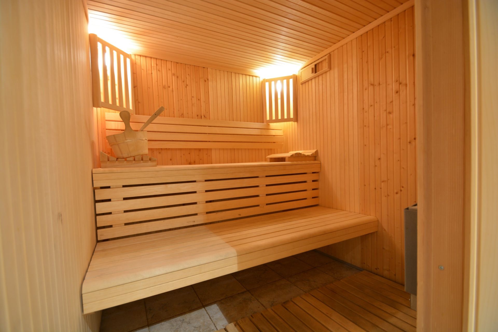 luxury chalet 7 Rooms for seasonal rent on MERIBEL LES ALLUES (73550)