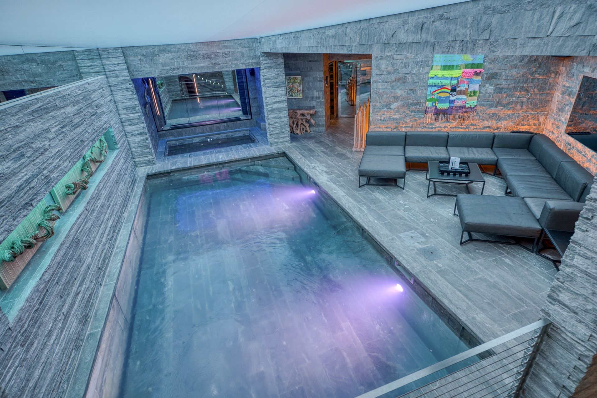 luxury chalet 9 Rooms for seasonal rent on MEGEVE (74120)