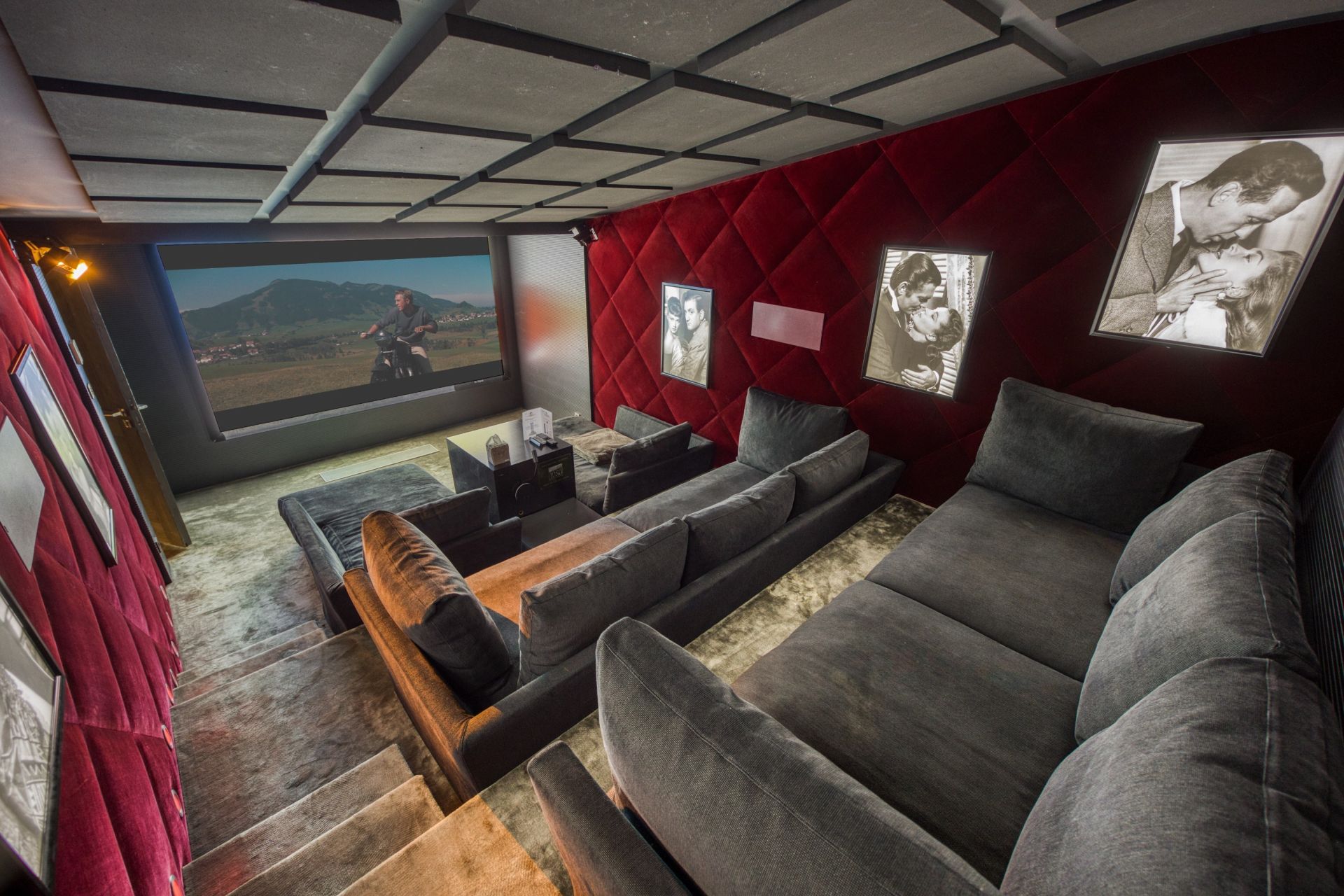 luxury chalet 9 Rooms for seasonal rent on MEGEVE (74120)