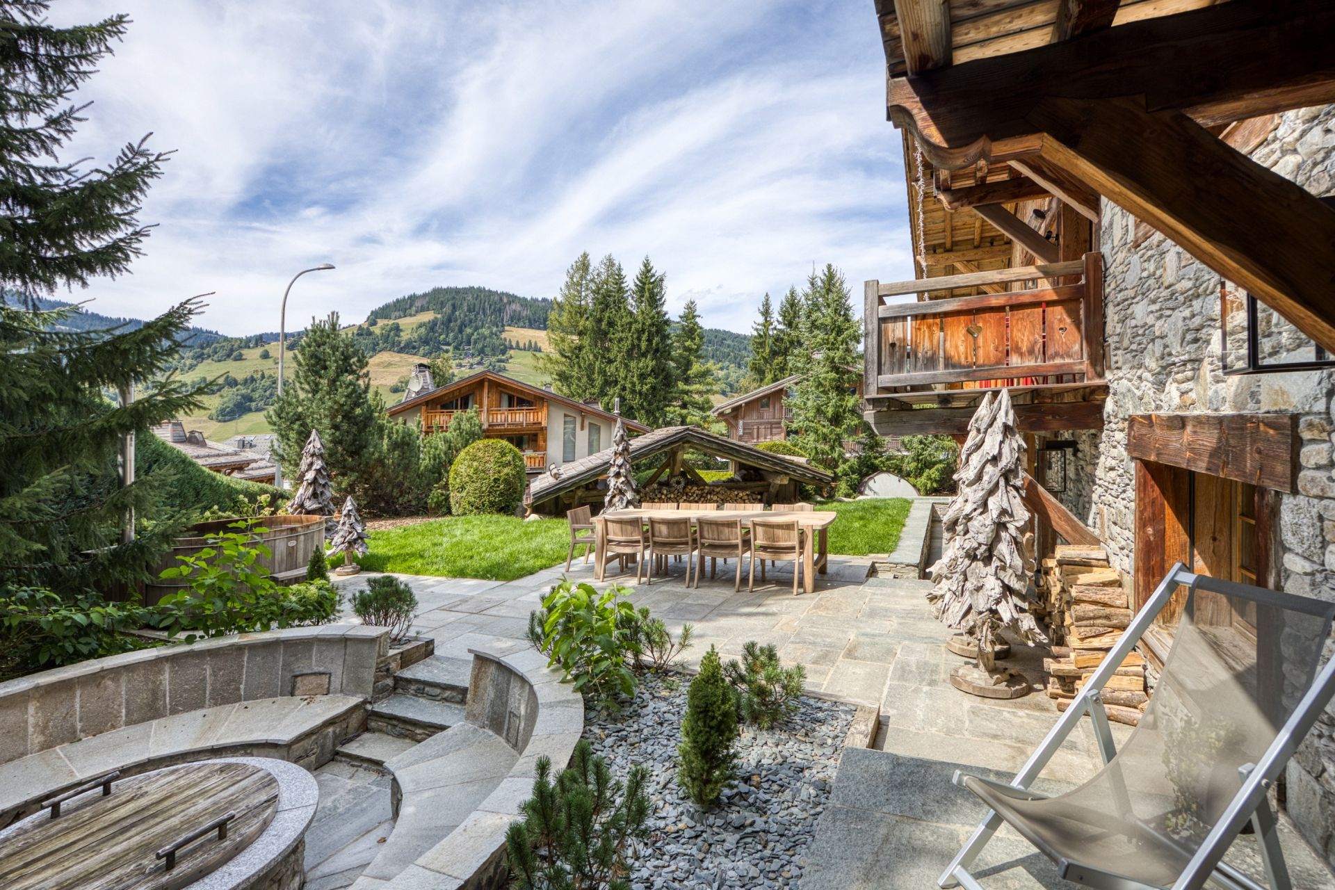 luxury chalet 9 Rooms for seasonal rent on MEGEVE (74120)