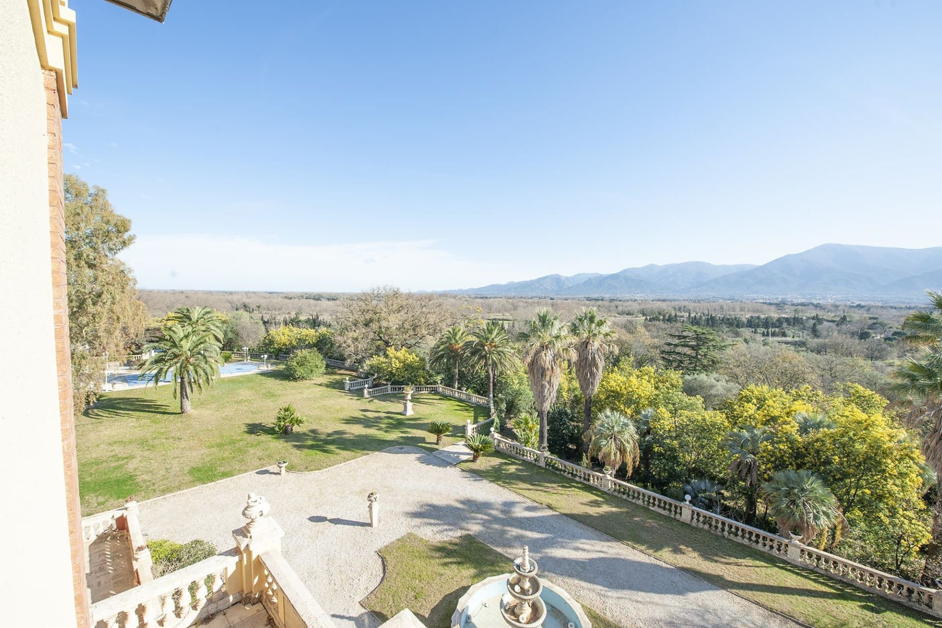 castle 13 Rooms for sale on PERPIGNAN (66000)