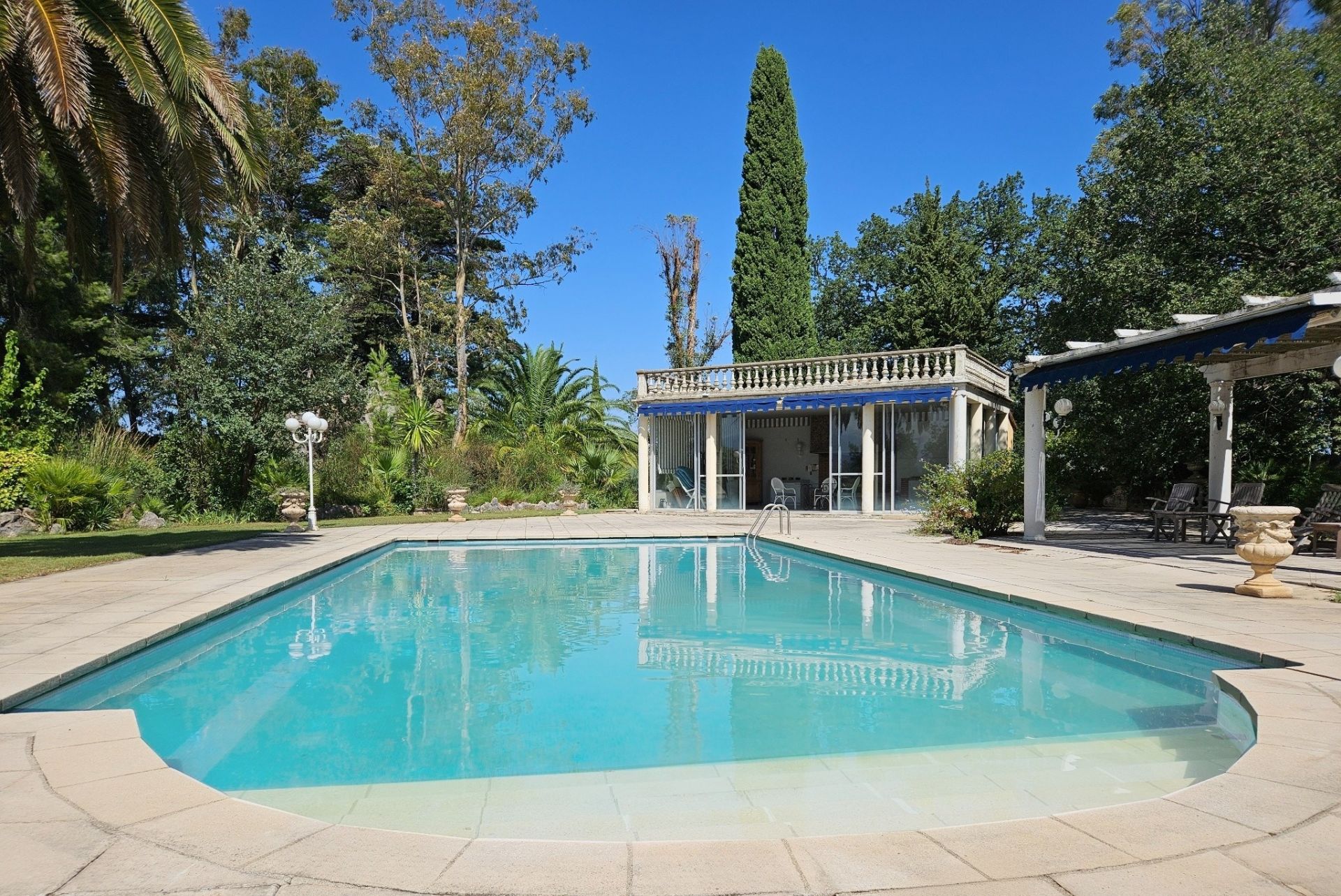 castle 13 Rooms for sale on PERPIGNAN (66000)