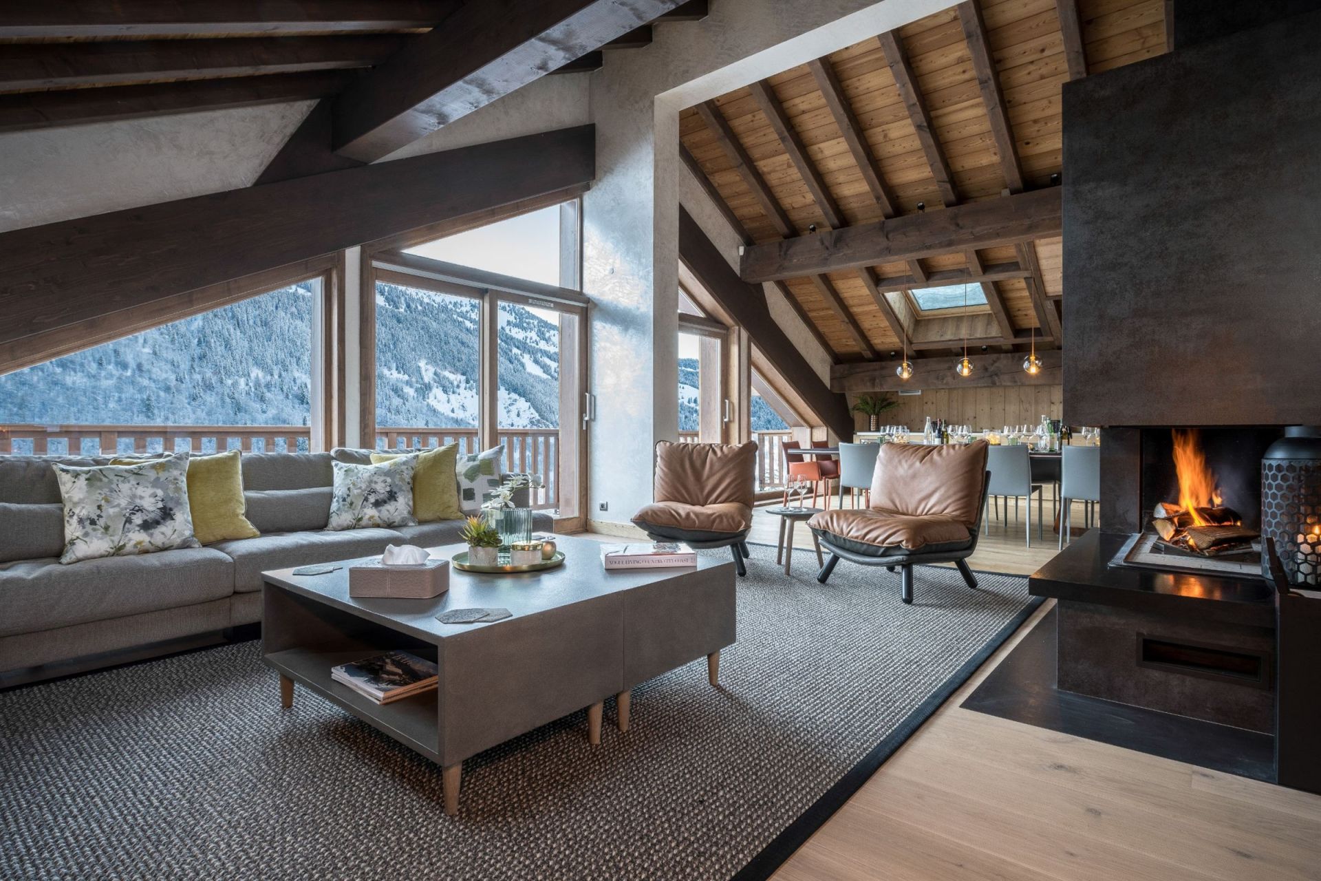 chalet de luxe 10 Pièces en location saisonnière sur MERIBEL LES ALLUES (73550)