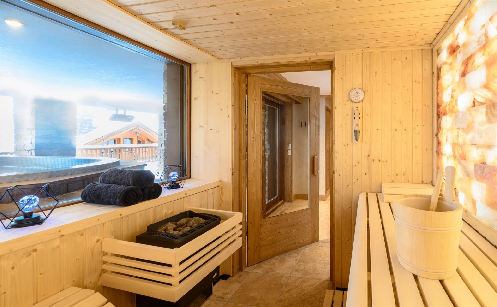 chalet de luxe 10 Pièces en location saisonnière sur MERIBEL LES ALLUES (73550)