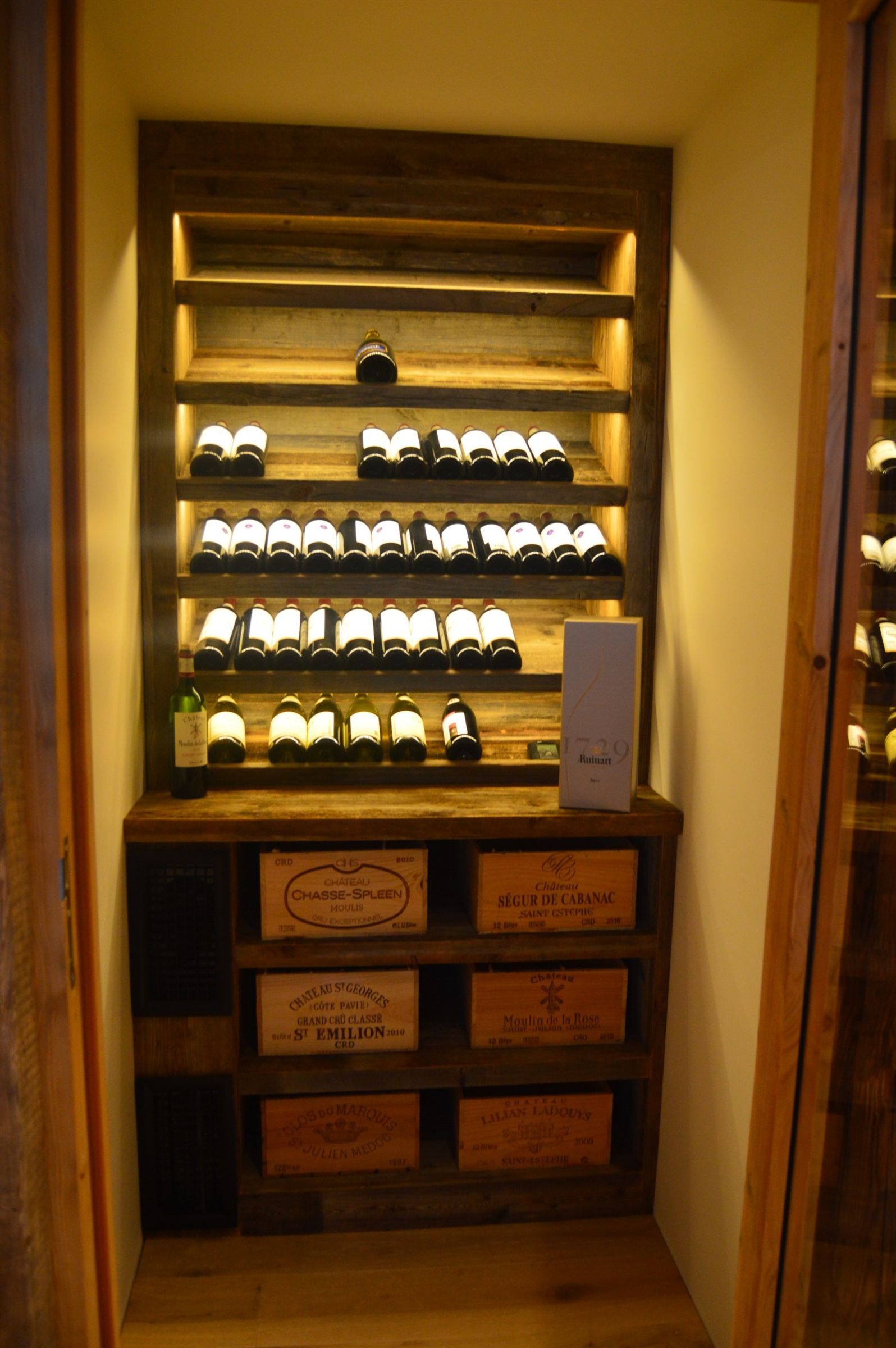 luxury chalet 9 Rooms for seasonal rent on MERIBEL LES ALLUES (73550)