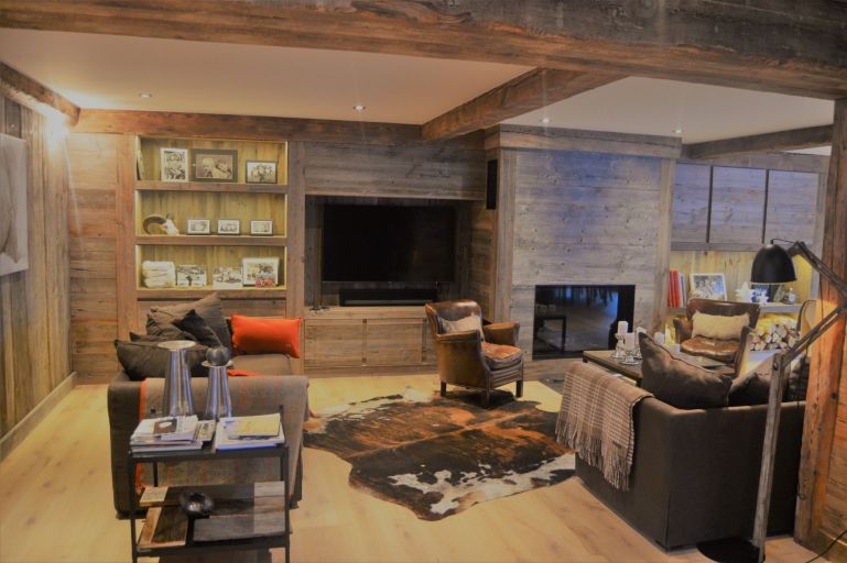 luxury chalet 9 Rooms for seasonal rent on MERIBEL LES ALLUES (73550)