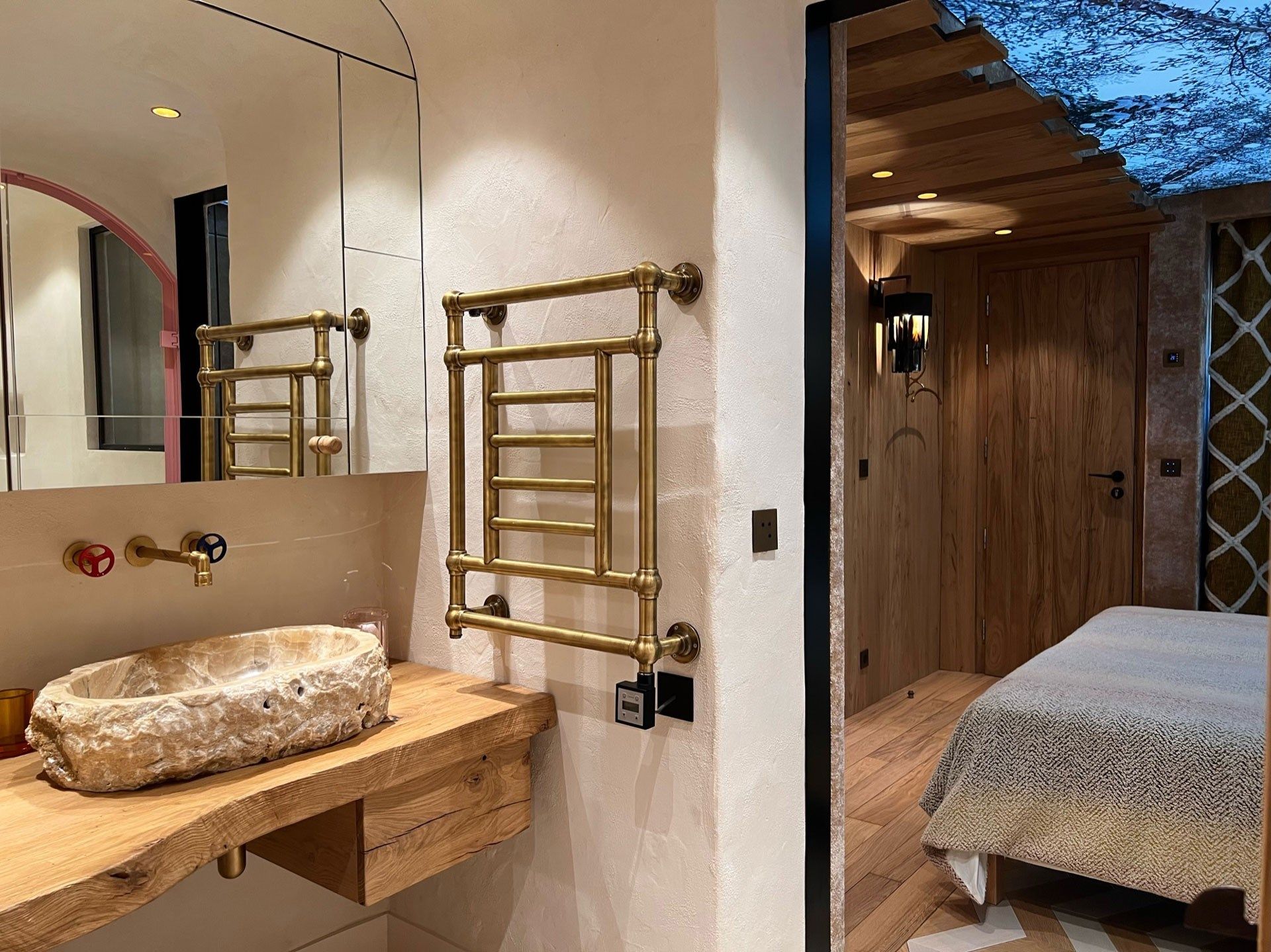 luxury chalet 5 Rooms for seasonal rent on COURCHEVEL (73120)