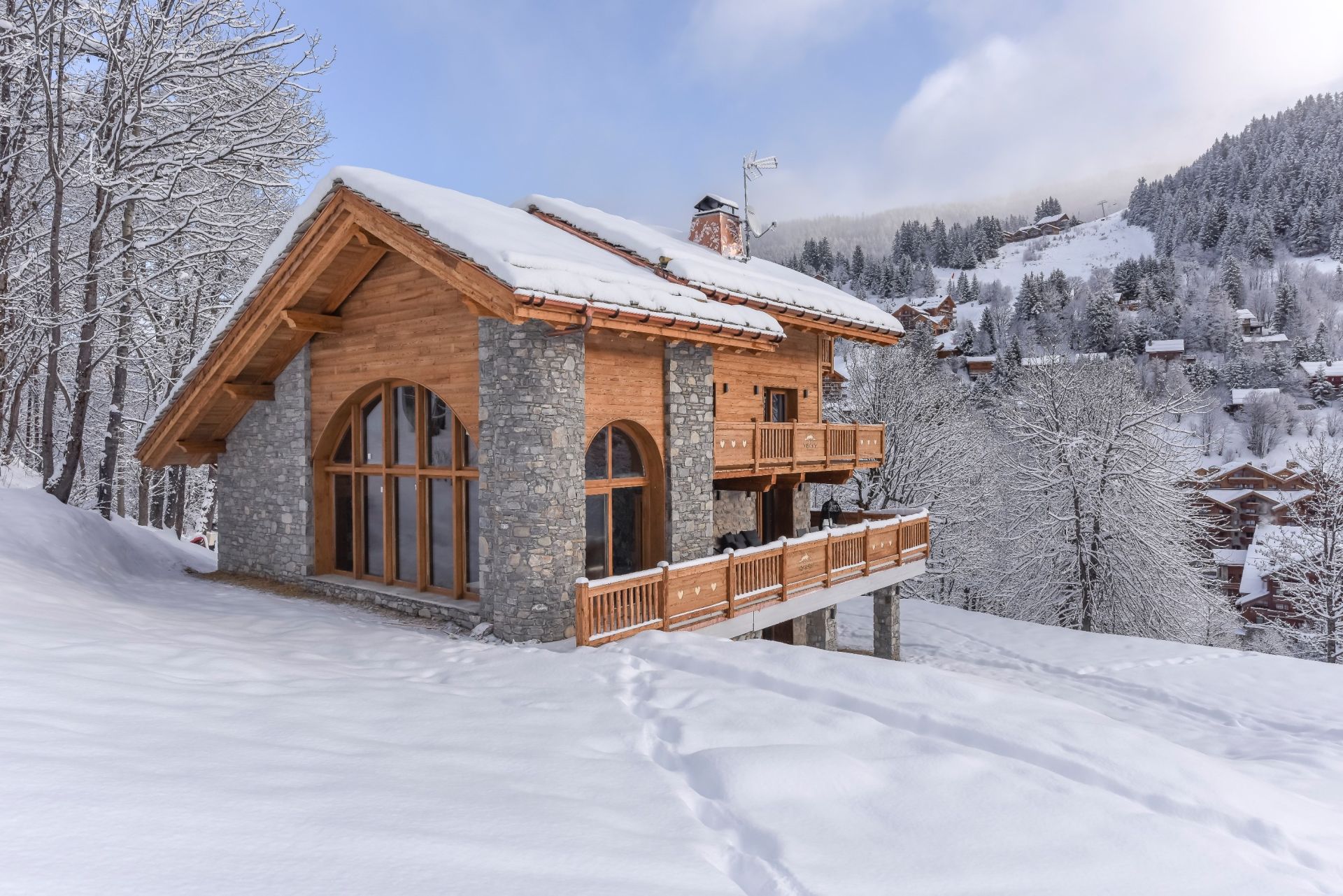 chalet de luxe 10 Pièces en location saisonnière sur MERIBEL LES ALLUES (73550)