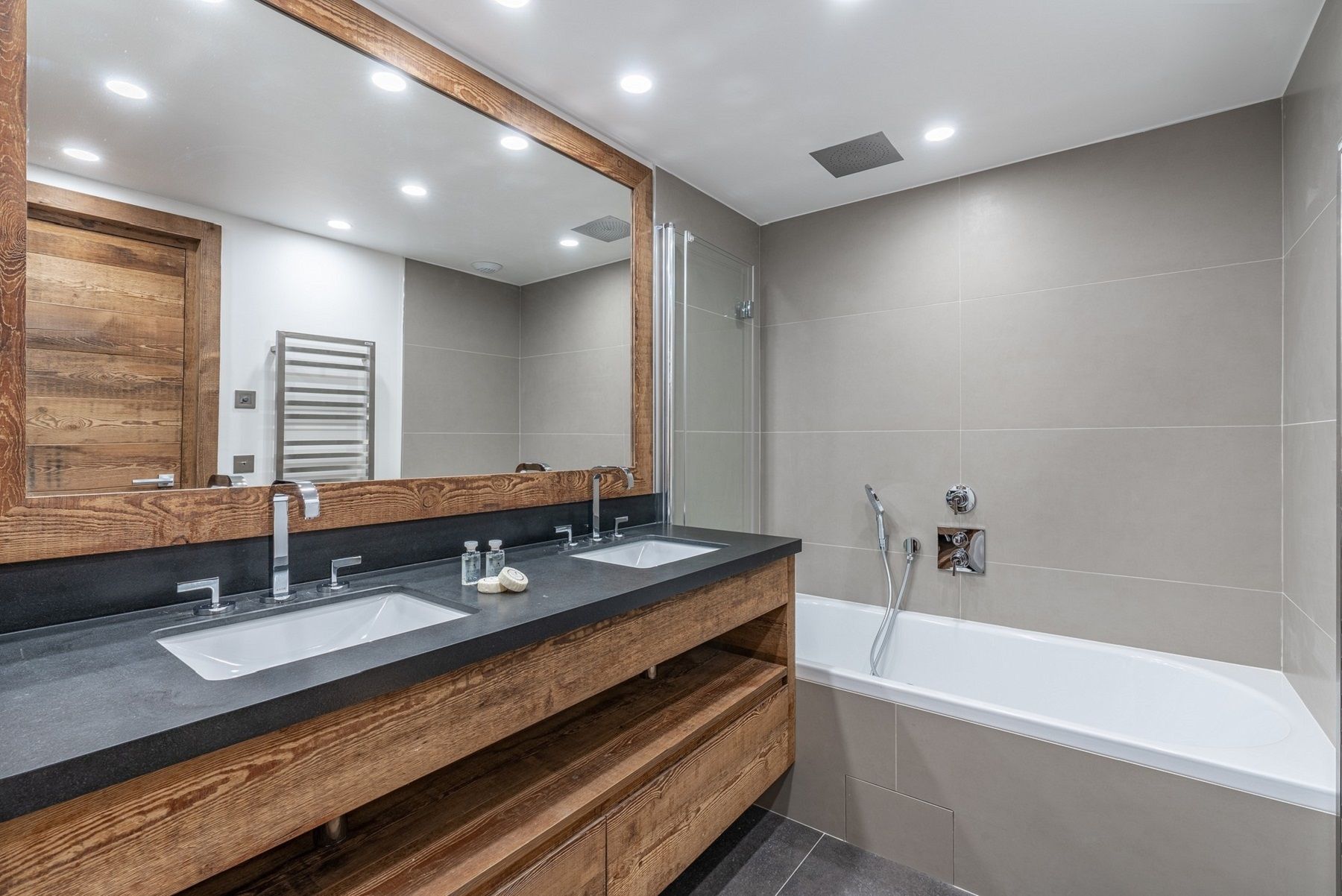 chalet de luxe 8 Pièces en location saisonnière sur MERIBEL LES ALLUES (73550)
