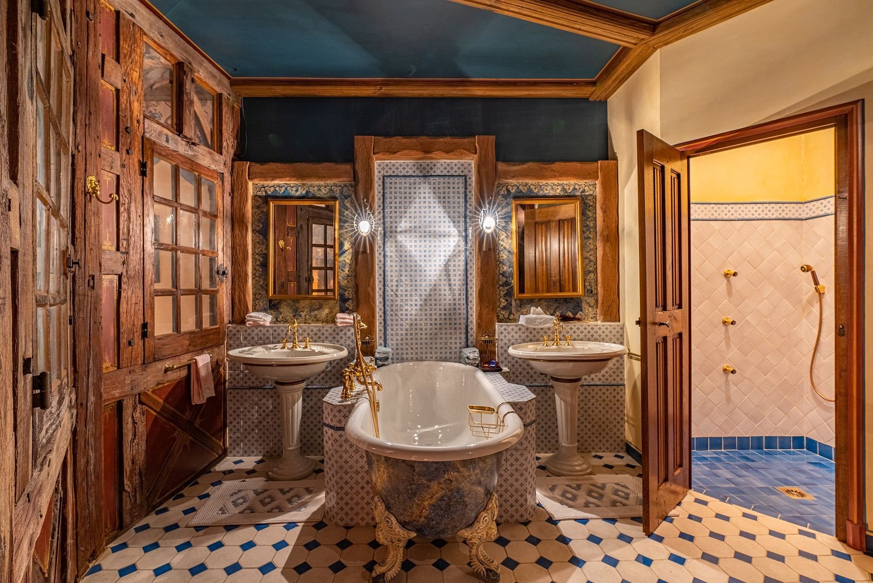 castle 15 Rooms for sale on USINENS (74910)