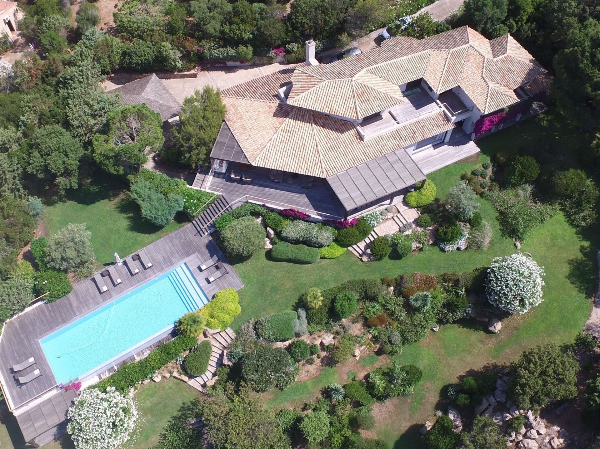 villa de luxe 10 Pièces en location saisonnière sur PORTO VECCHIO (20137)
