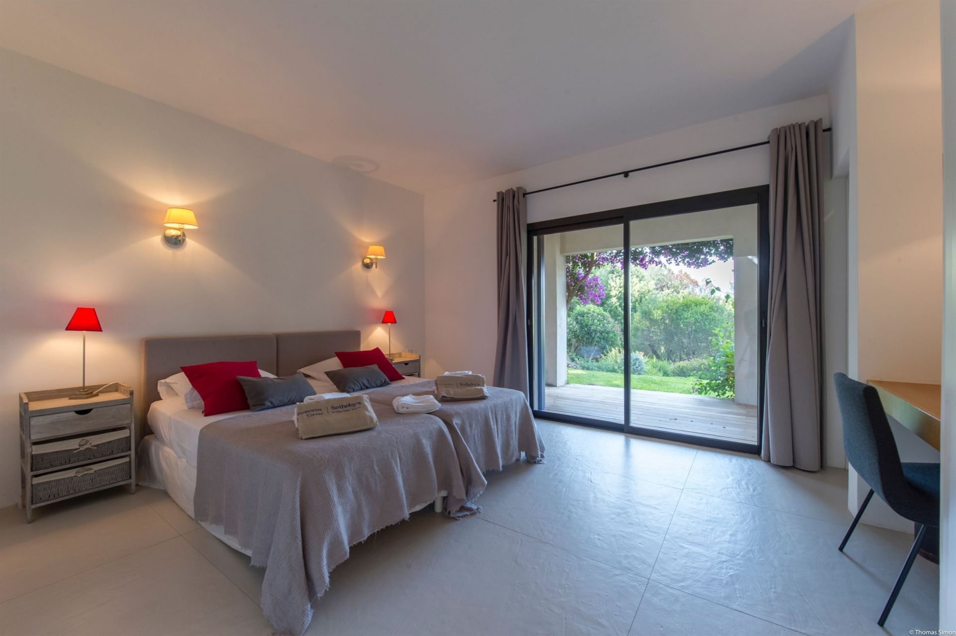 luxury villa 10 Rooms for seasonal rent on PORTO VECCHIO (20137)