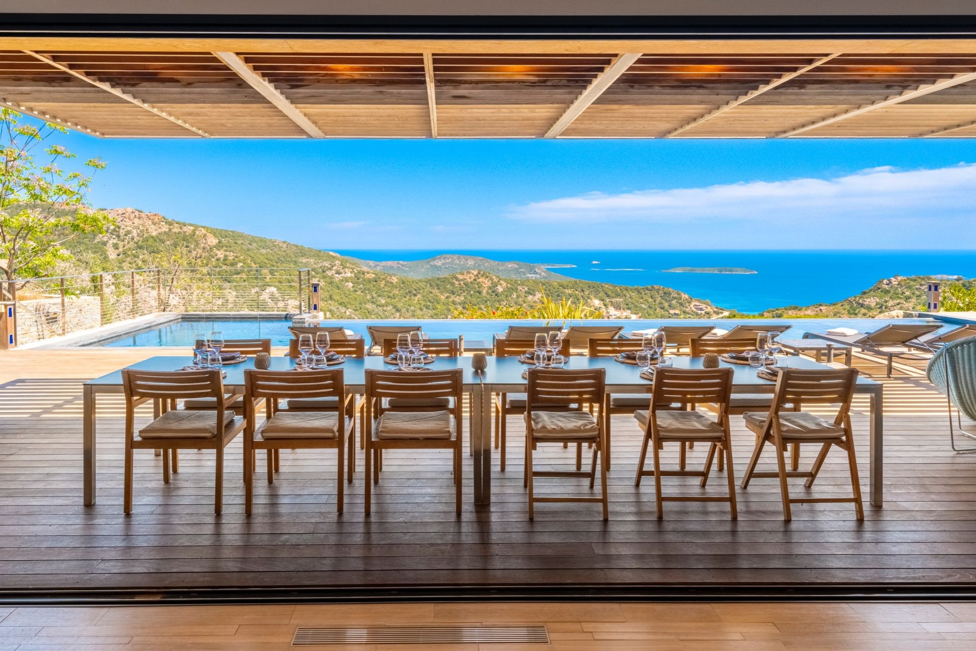 villa de luxe 8 Pièces en location saisonnière sur PORTO VECCHIO (20137)