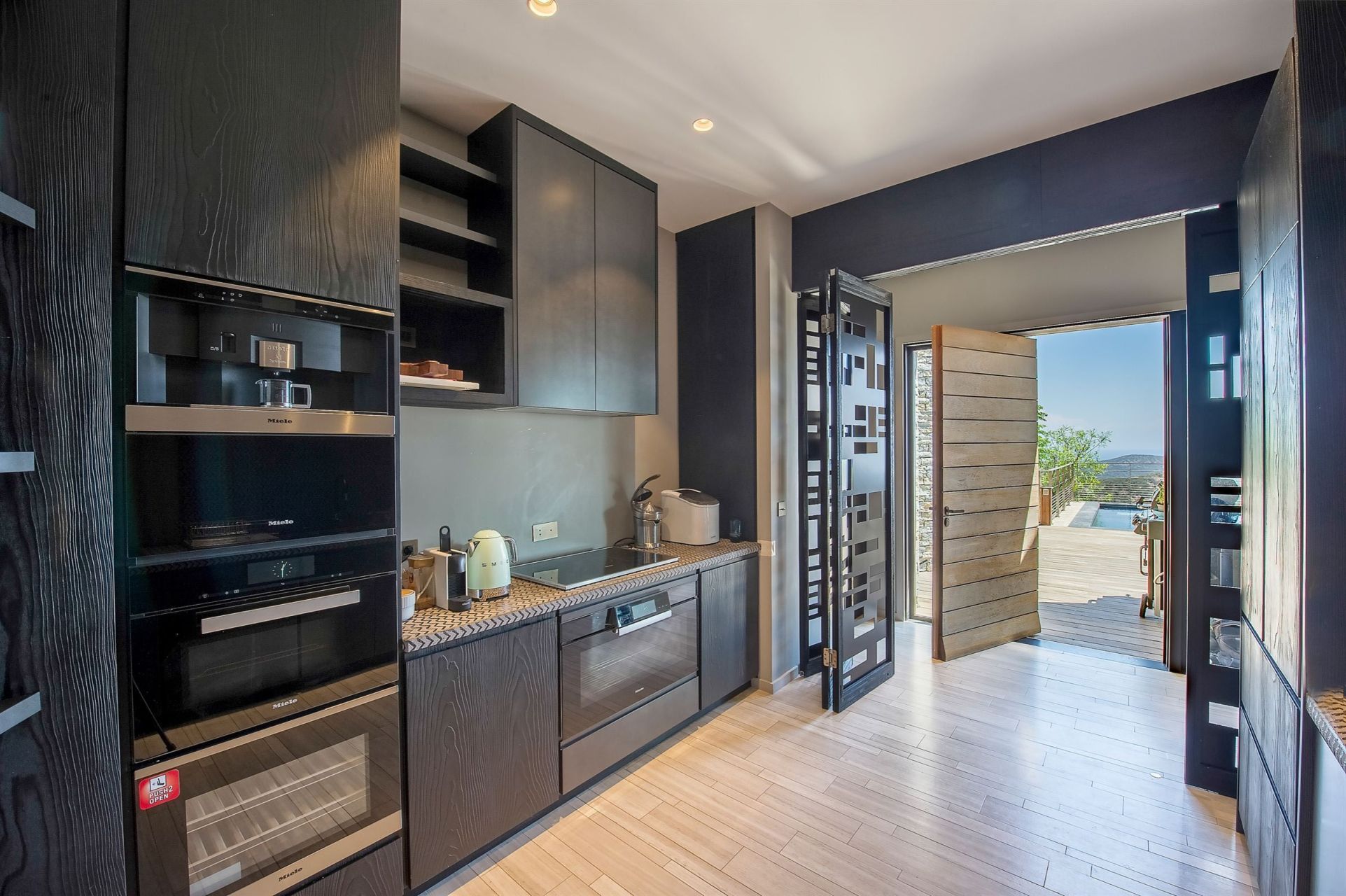 villa de luxe 8 Pièces en location saisonnière sur PORTO VECCHIO (20137)