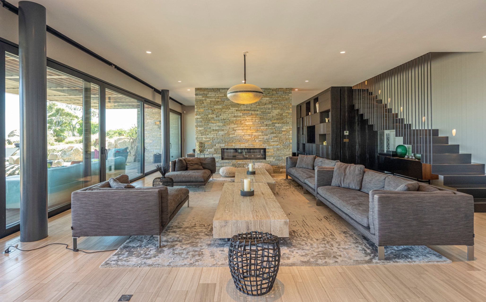 villa de luxe 8 Pièces en location saisonnière sur PORTO VECCHIO (20137)