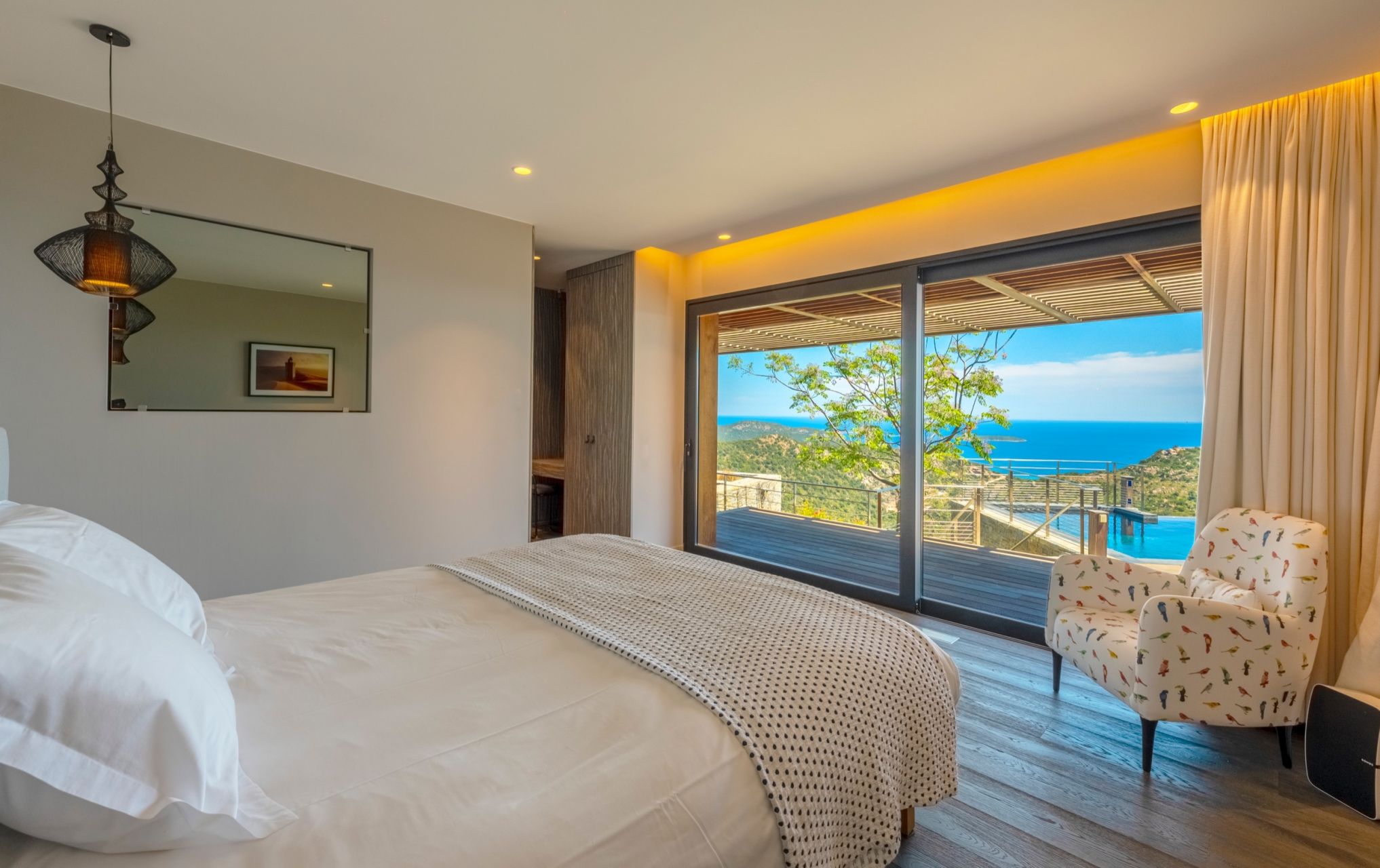 luxury villa 8 Rooms for seasonal rent on PORTO VECCHIO (20137)