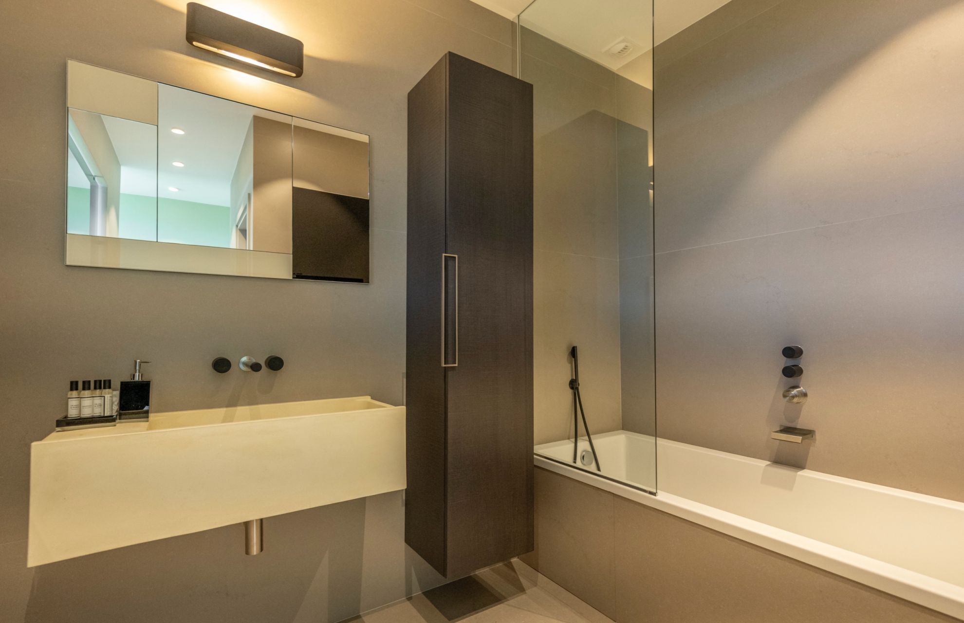 luxury villa 8 Rooms for seasonal rent on PORTO VECCHIO (20137)