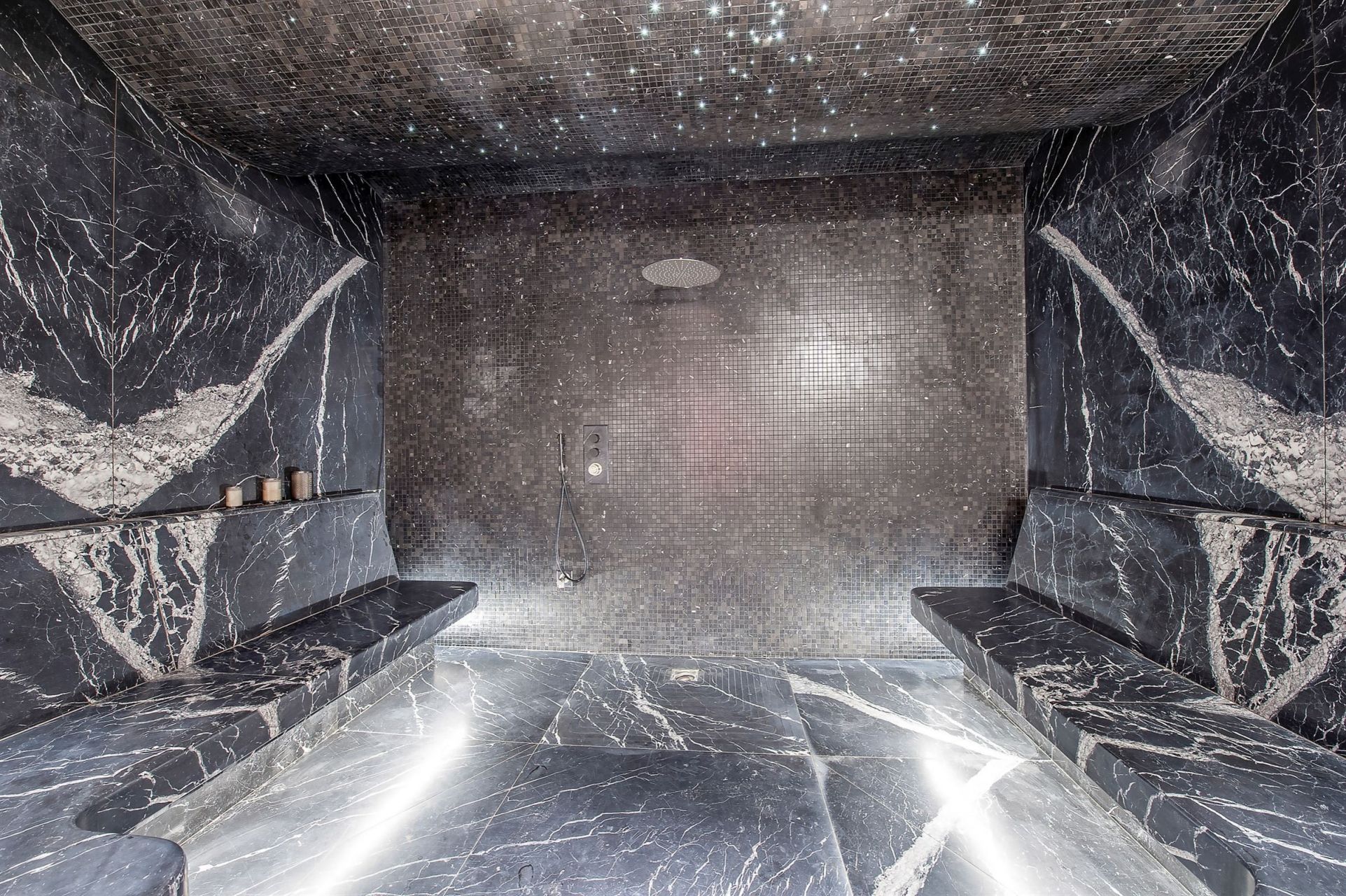 luxury villa 8 Rooms for seasonal rent on PORTO VECCHIO (20137)