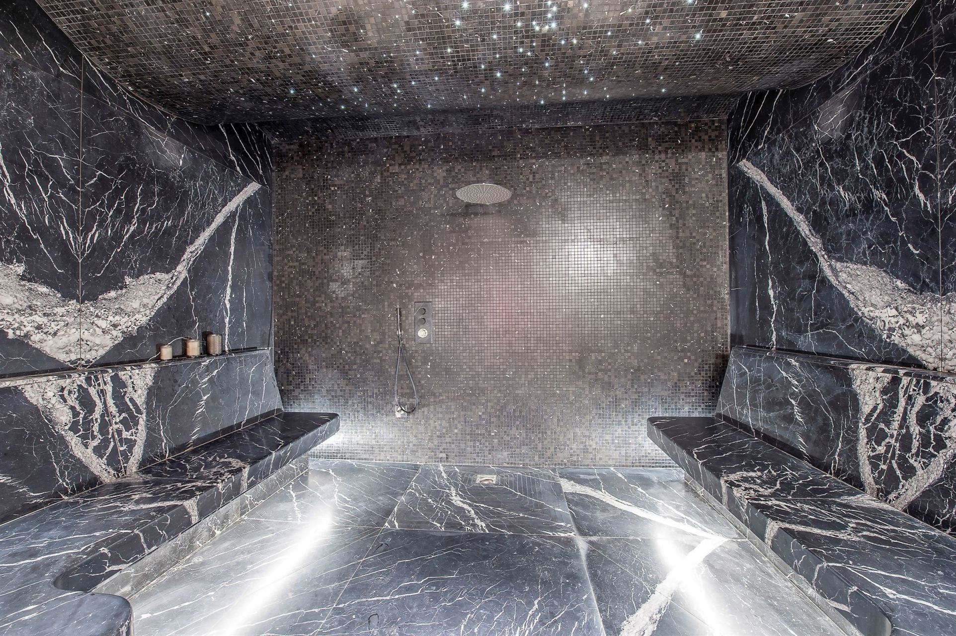 villa de luxe 8 Pièces en location saisonnière sur PORTO VECCHIO (20137)