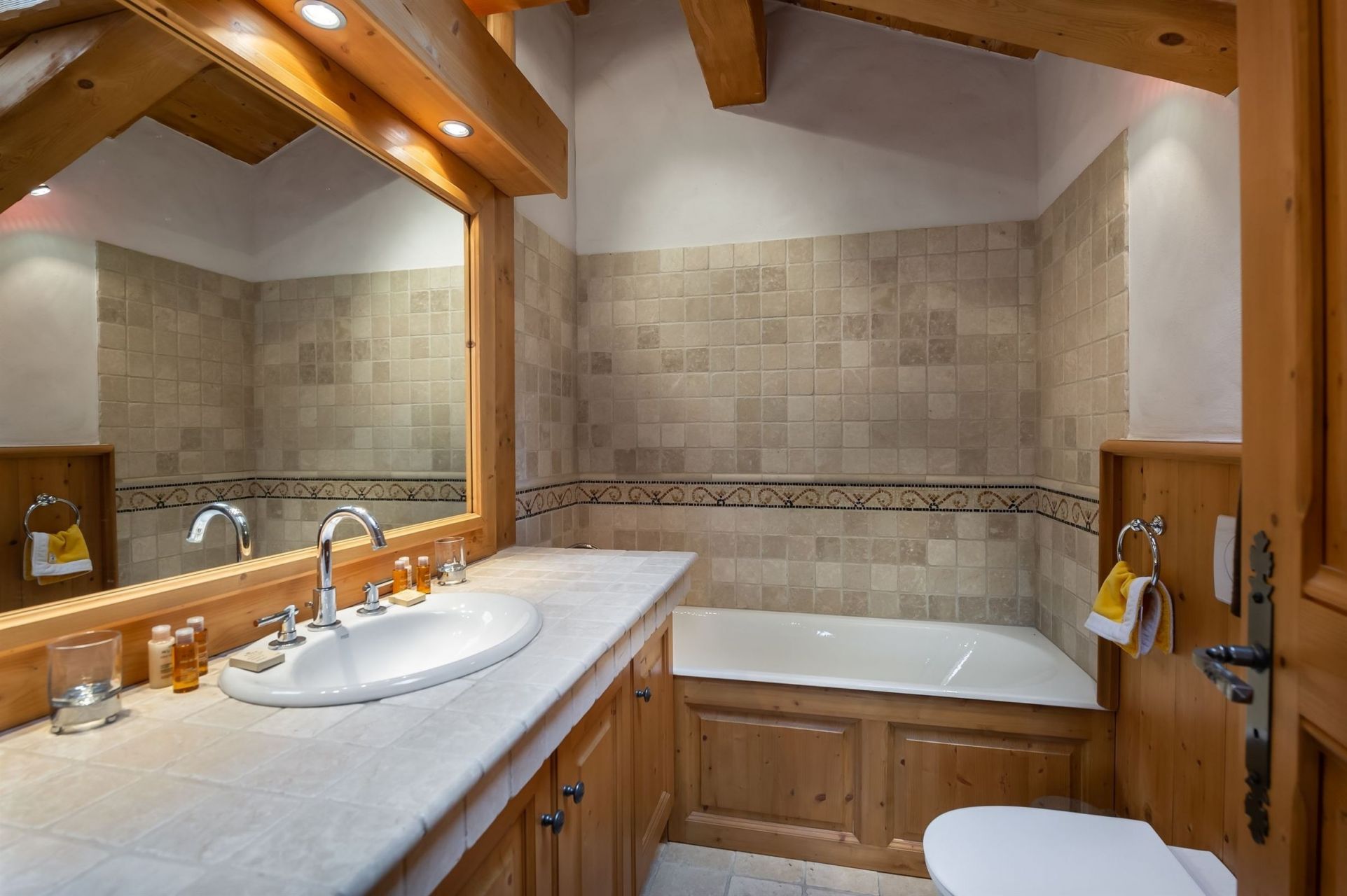 luxury chalet 9 Rooms for seasonal rent on MEGEVE (74120)