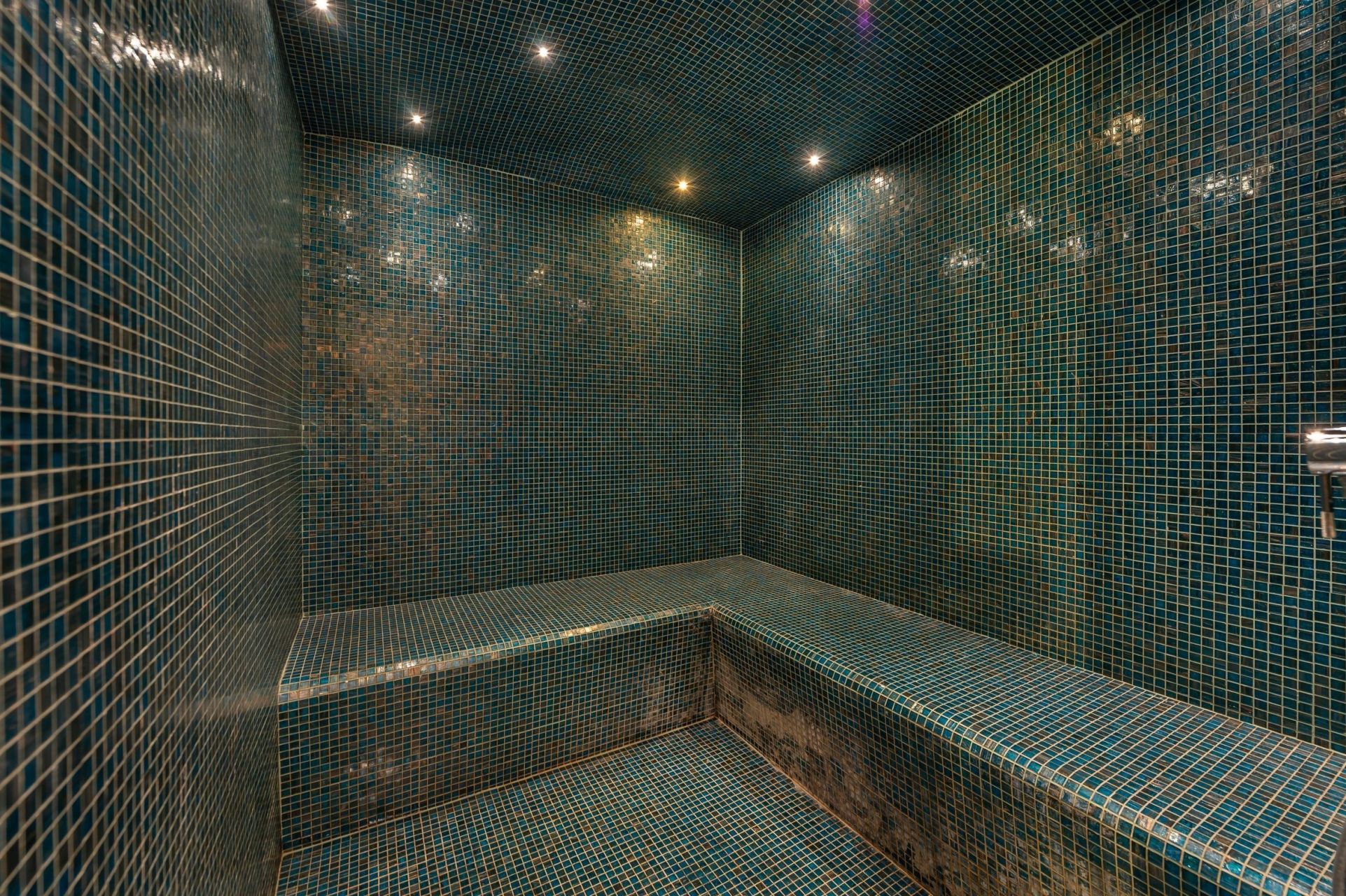 luxury chalet 9 Rooms for seasonal rent on MEGEVE (74120)