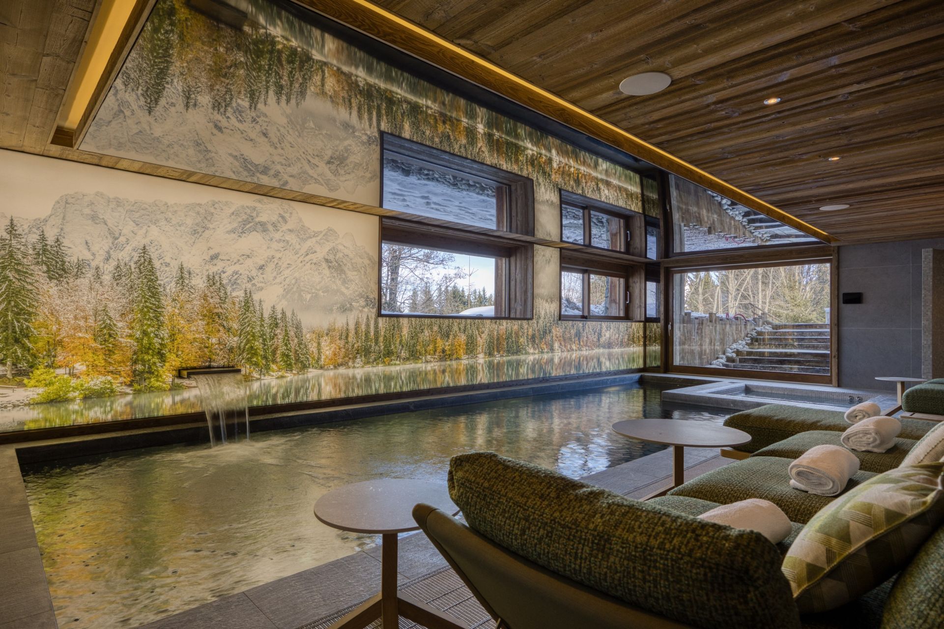 luxury chalet 10 Rooms for seasonal rent on MEGEVE (74120)