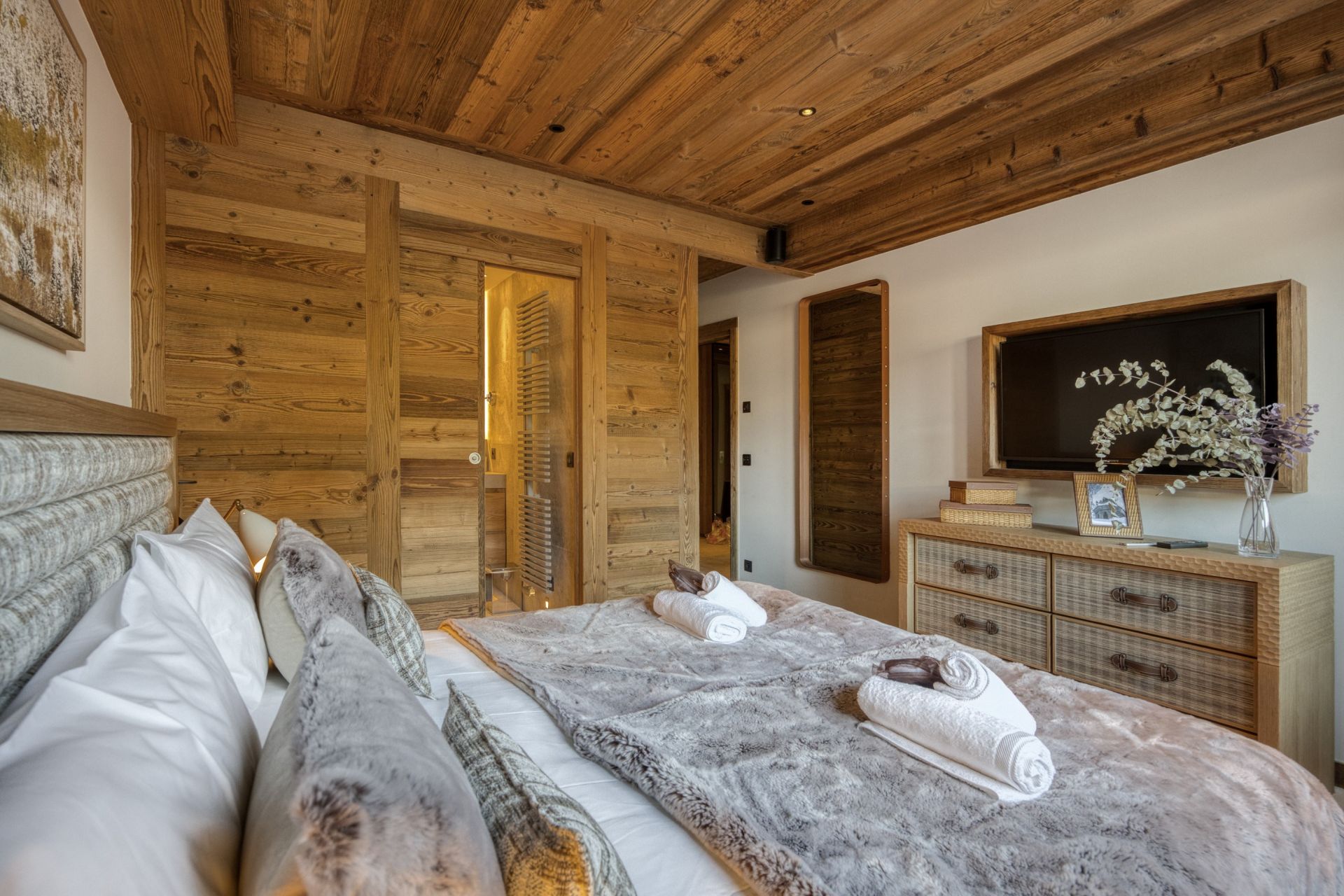 luxury chalet 10 Rooms for seasonal rent on MEGEVE (74120)