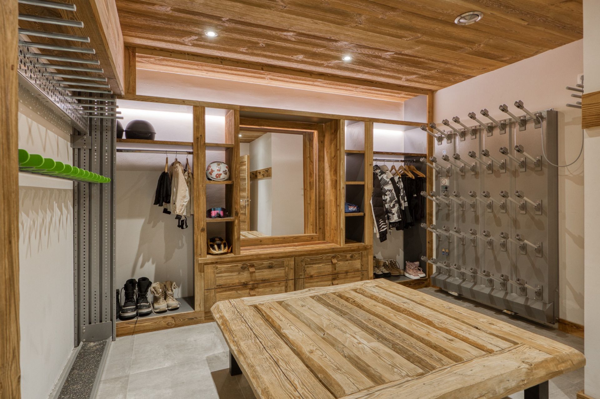 luxury chalet 10 Rooms for seasonal rent on MEGEVE (74120)