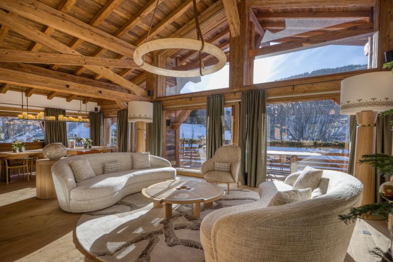 luxury chalet 10 Rooms for seasonal rent on MEGEVE (74120)