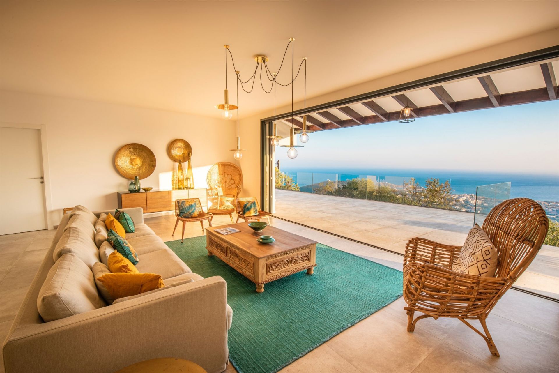 luxury villa 8 Rooms for seasonal rent on L ILE ROUSSE (20220)